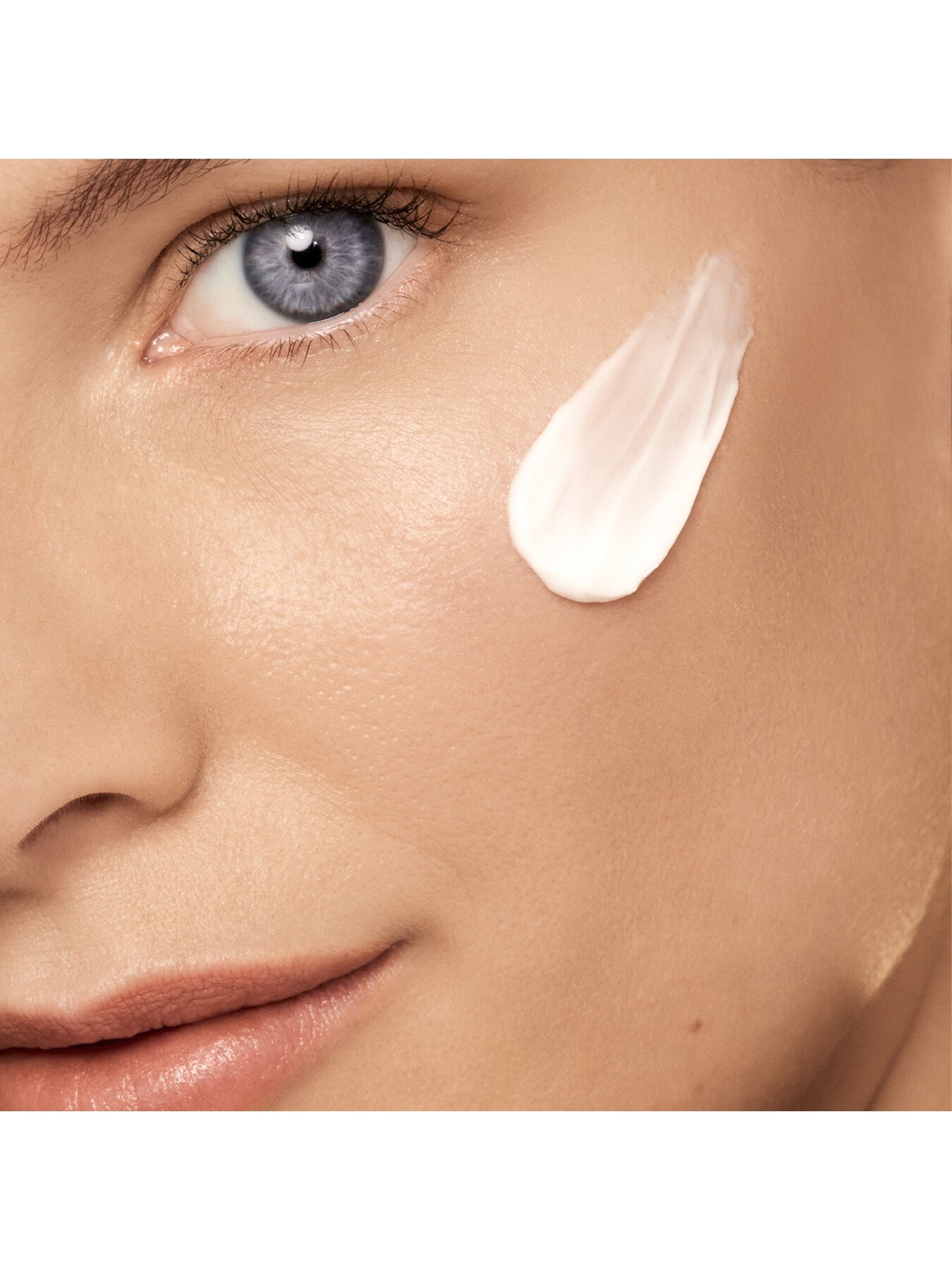 Re-Nutriv Ultimate Diamond Transformative Sculpting Crème