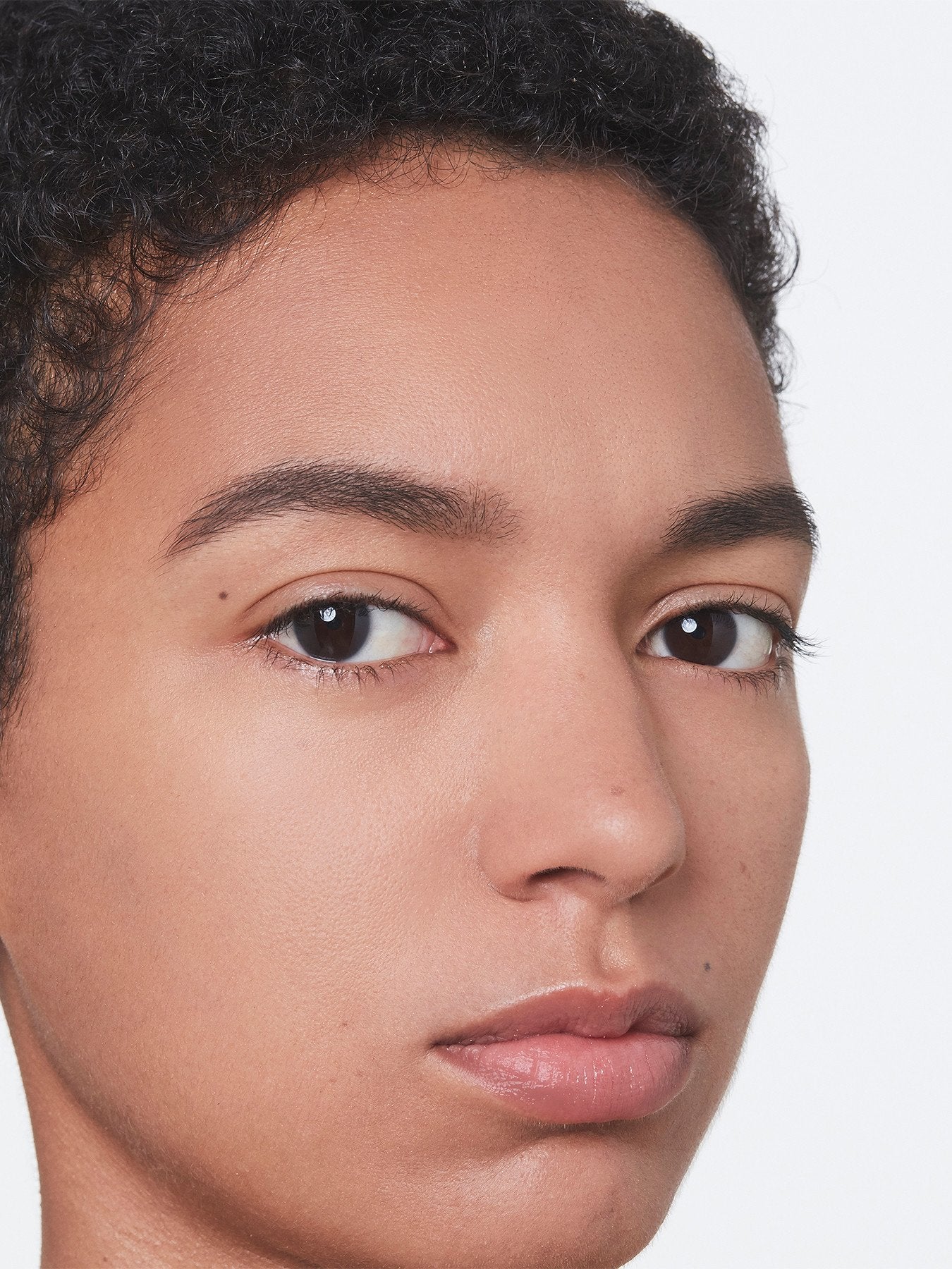 Gucci Crayon Définition Sourcils Powder Eyebrow Pencil