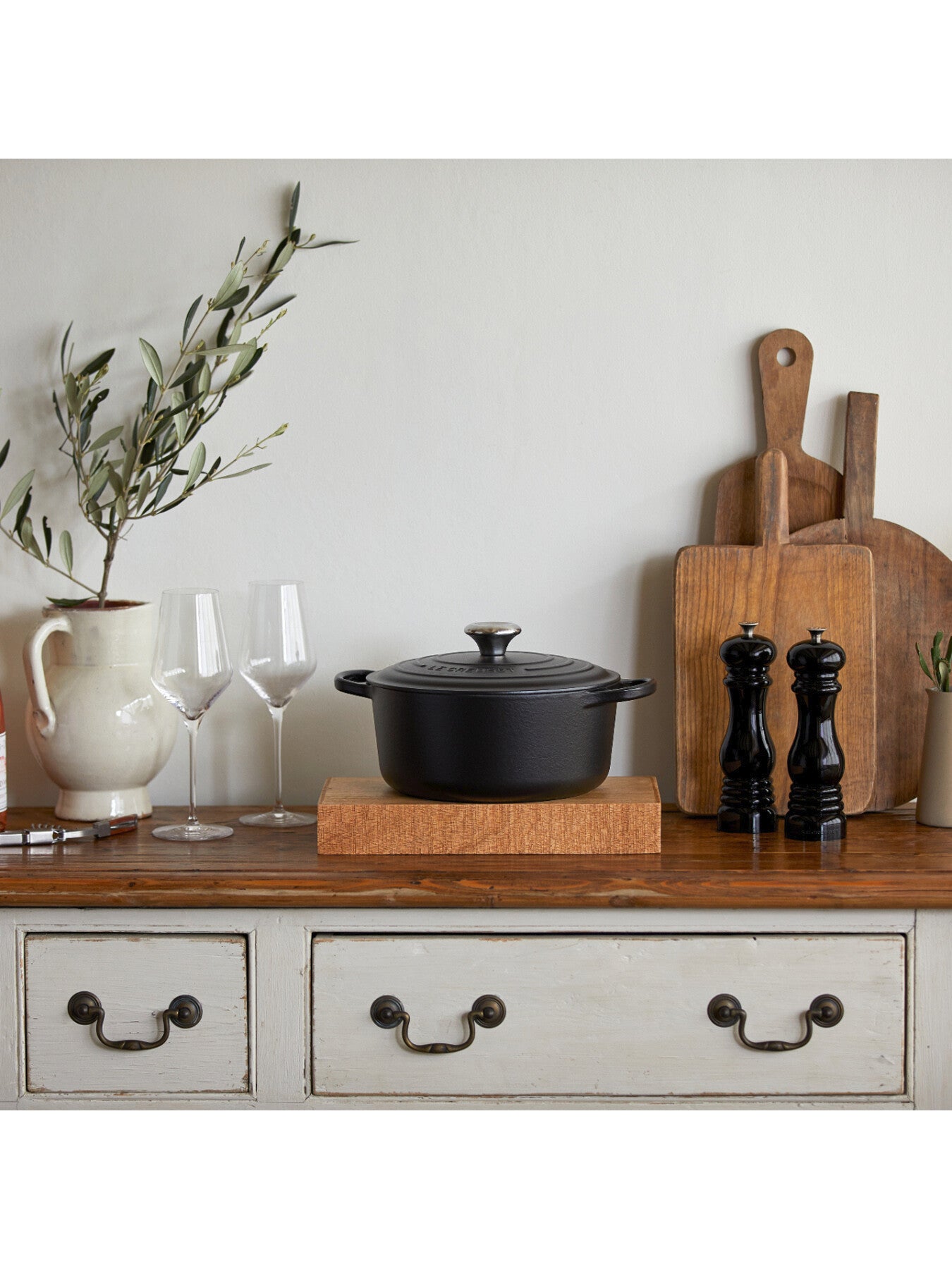 Round Casserole Dish Satin Black 24cm