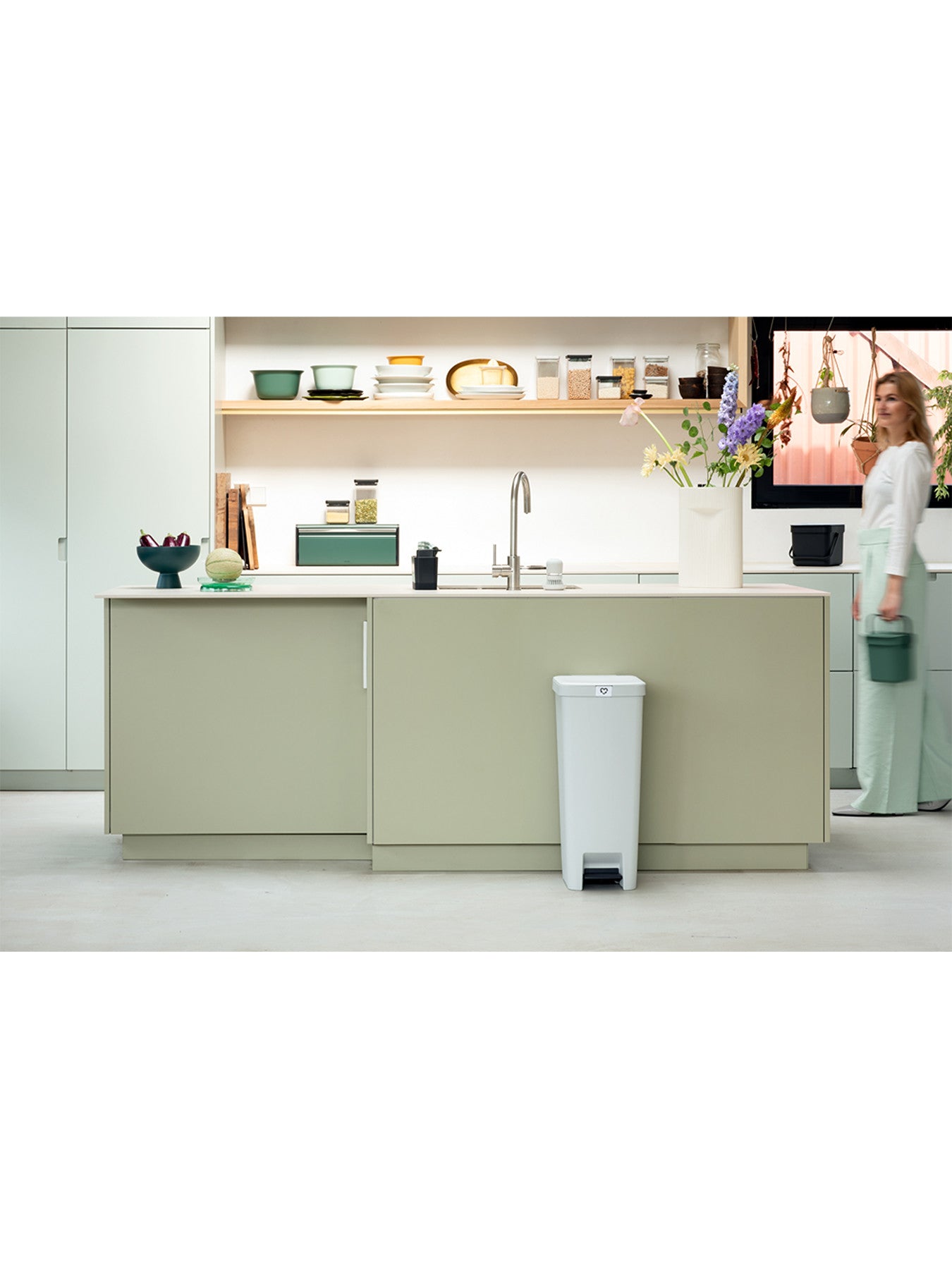 StepUp Pedal Bin