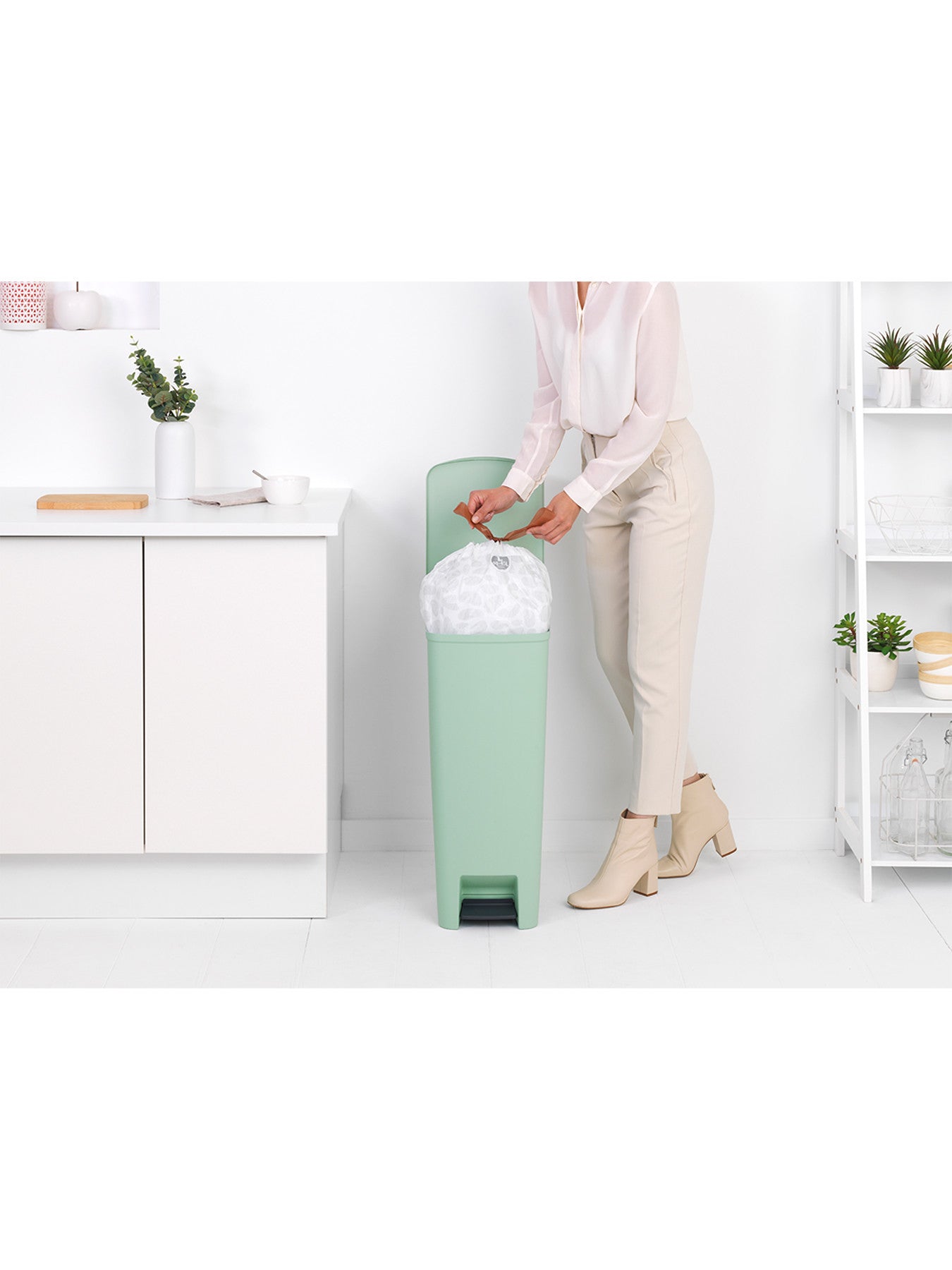 StepUp Pedal Bin