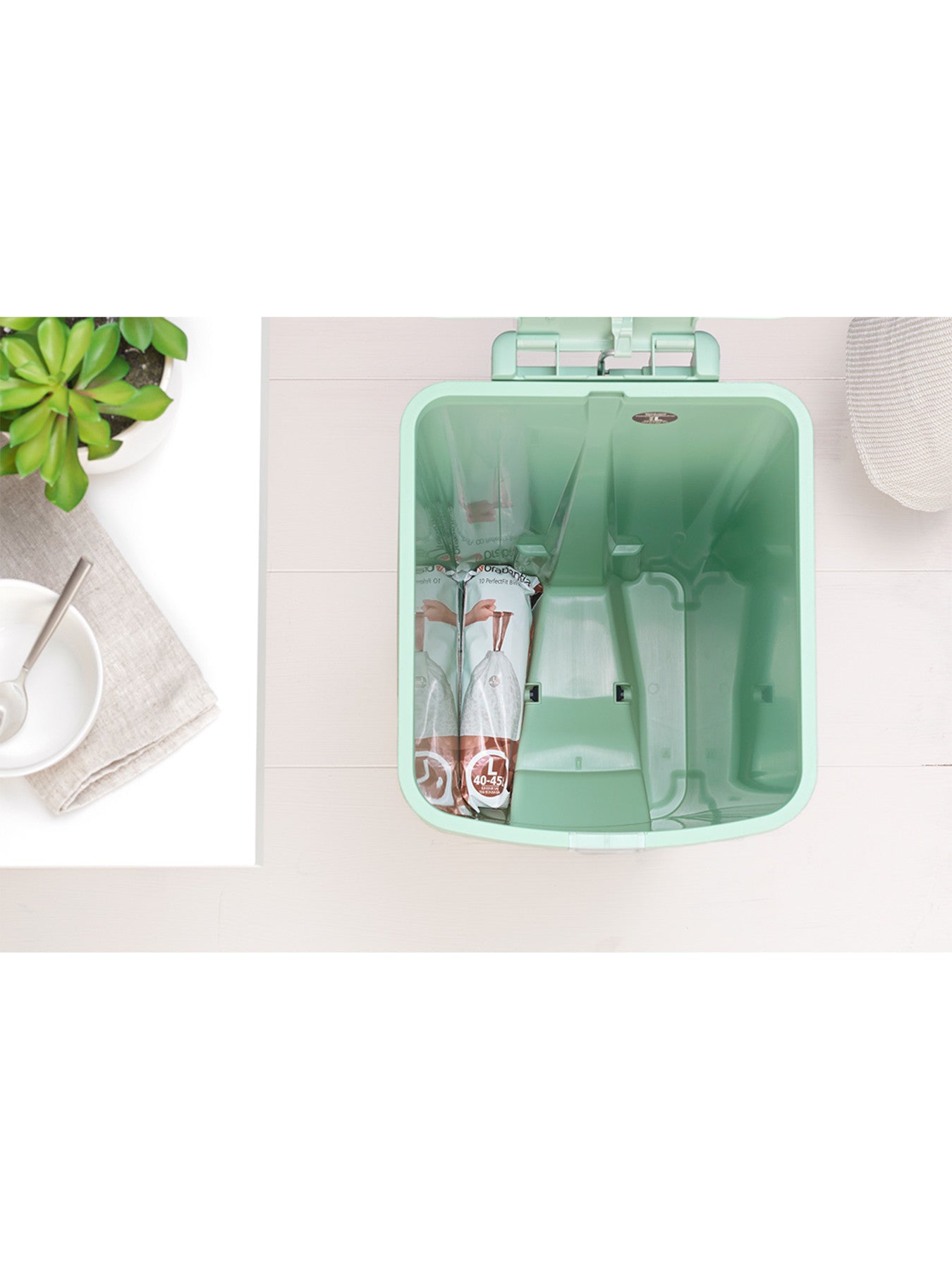 StepUp Pedal Bin
