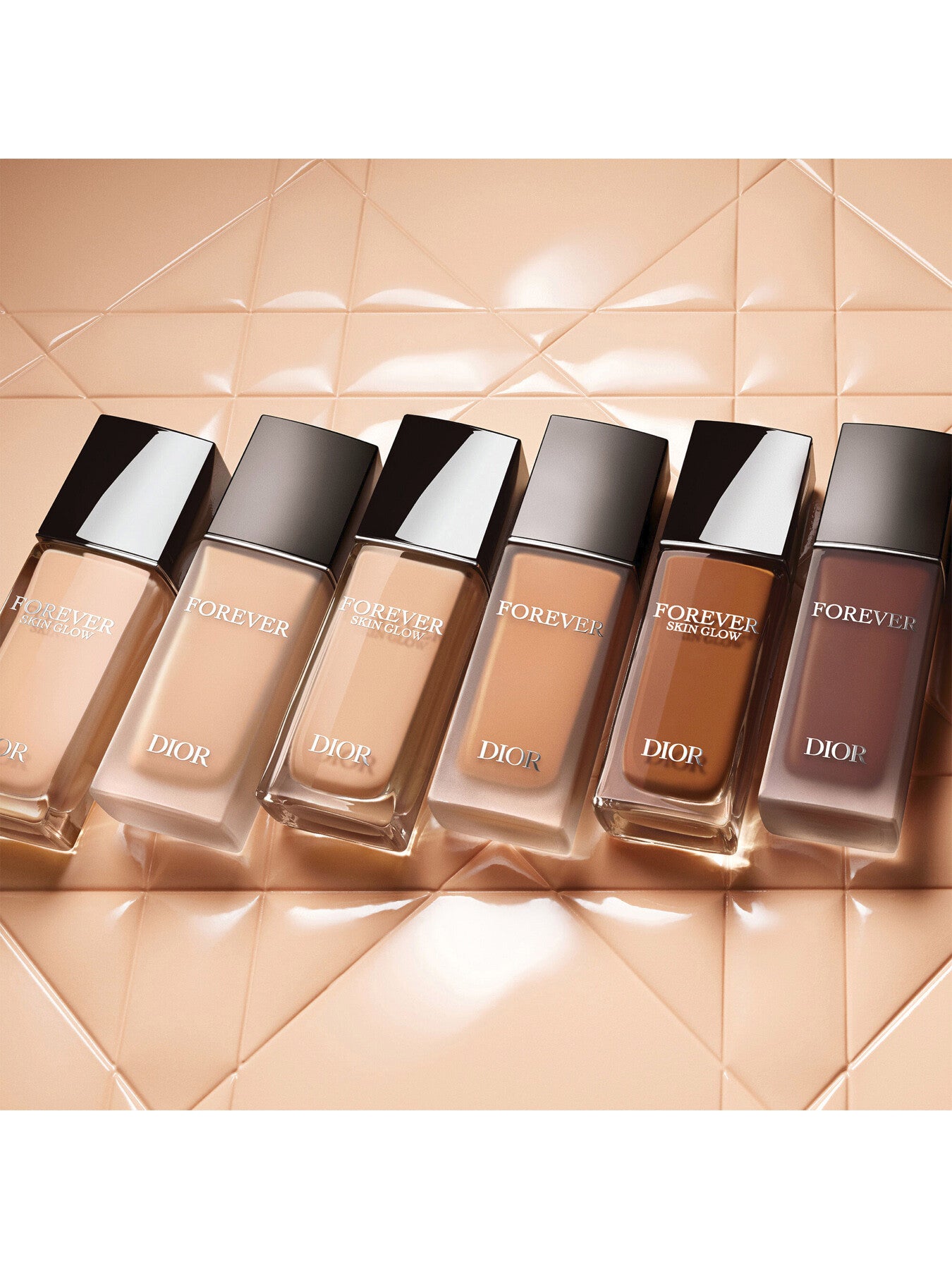 Diorskin Forever Skin Glow Foundation 30ml