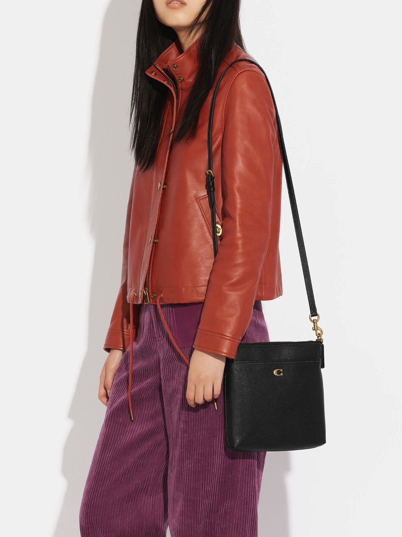Kitt Messenger Crossbody Black