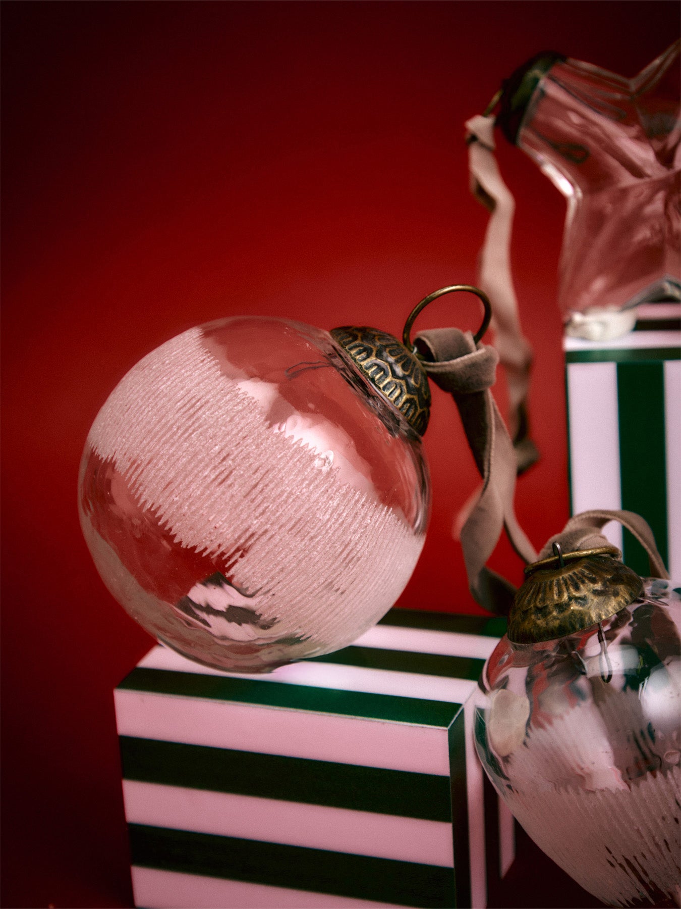 Anara Etched Glass Baubles Pack Of 4