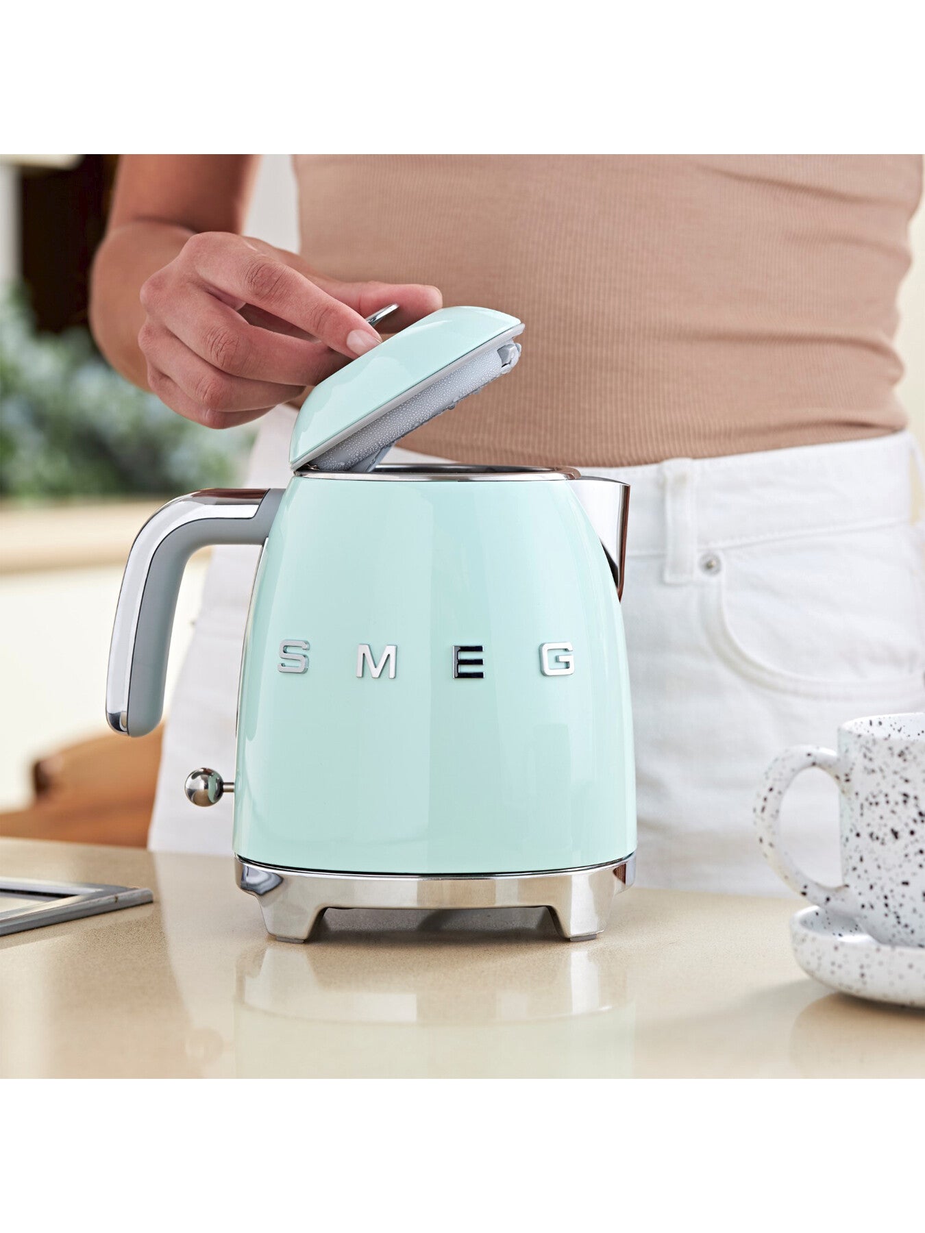 KLF05 Mini Cordless Electric Kettle 0.8L