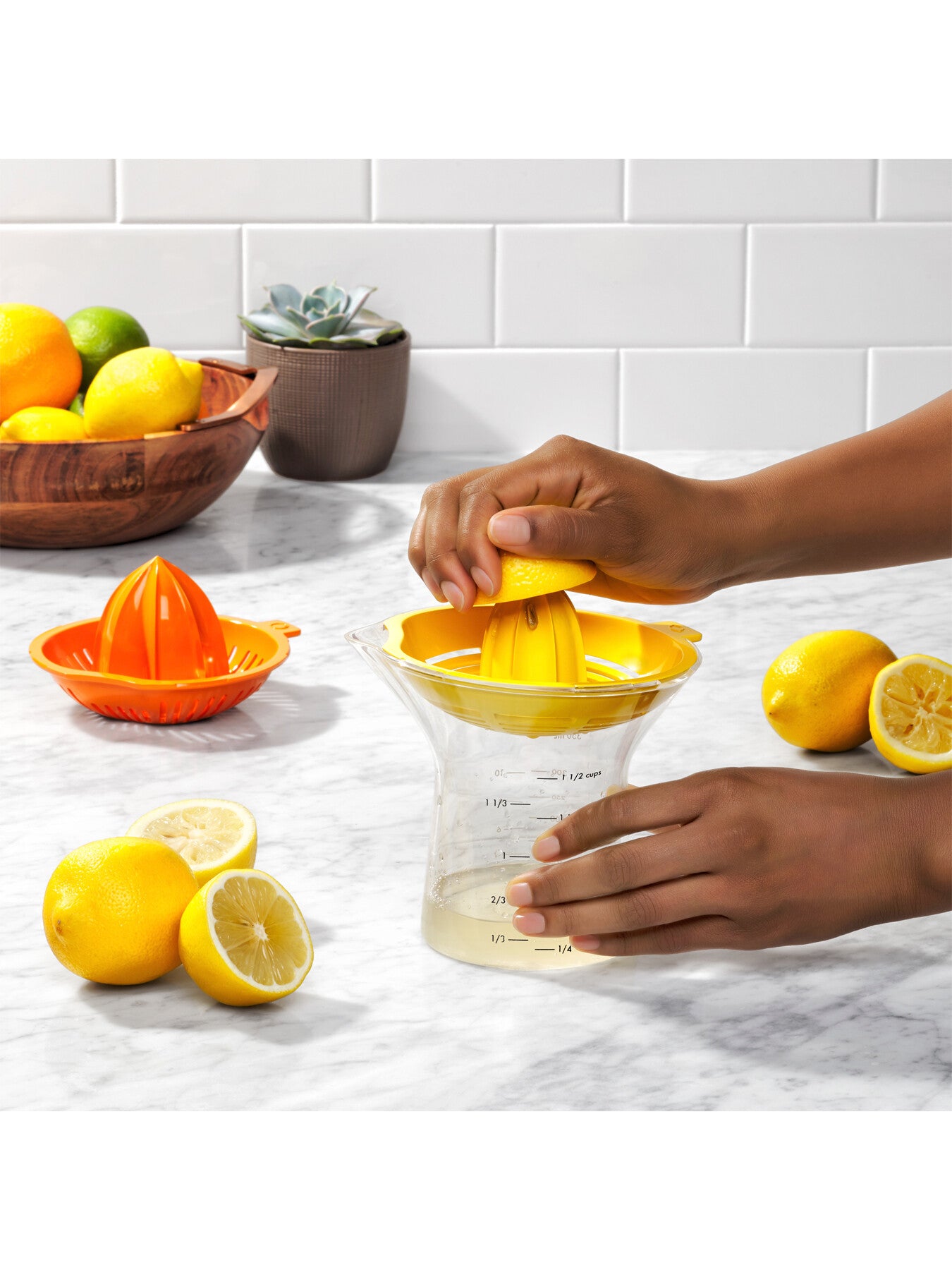 2-in-1 Citrus Juicer