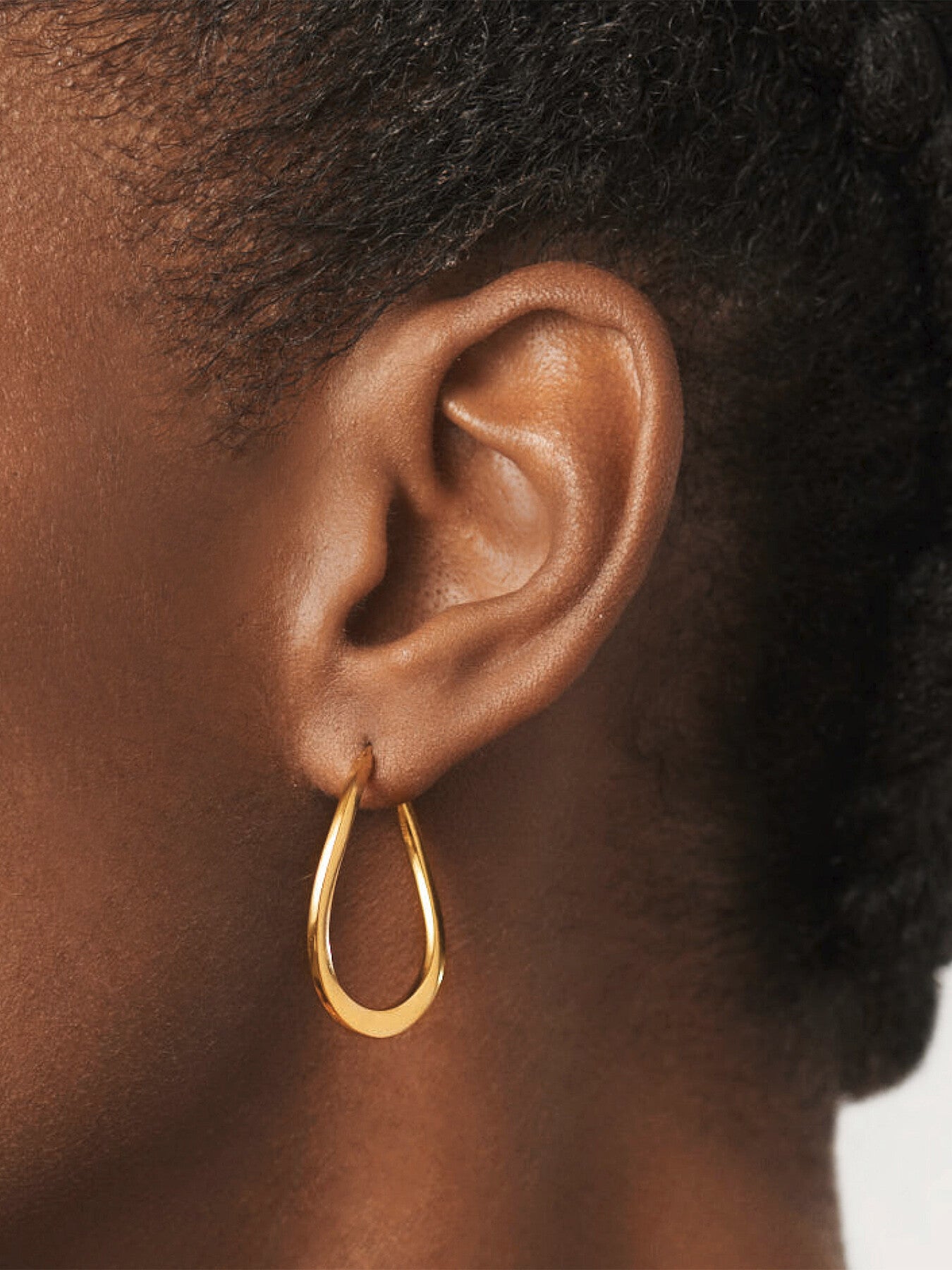 Medium Waved Hoop