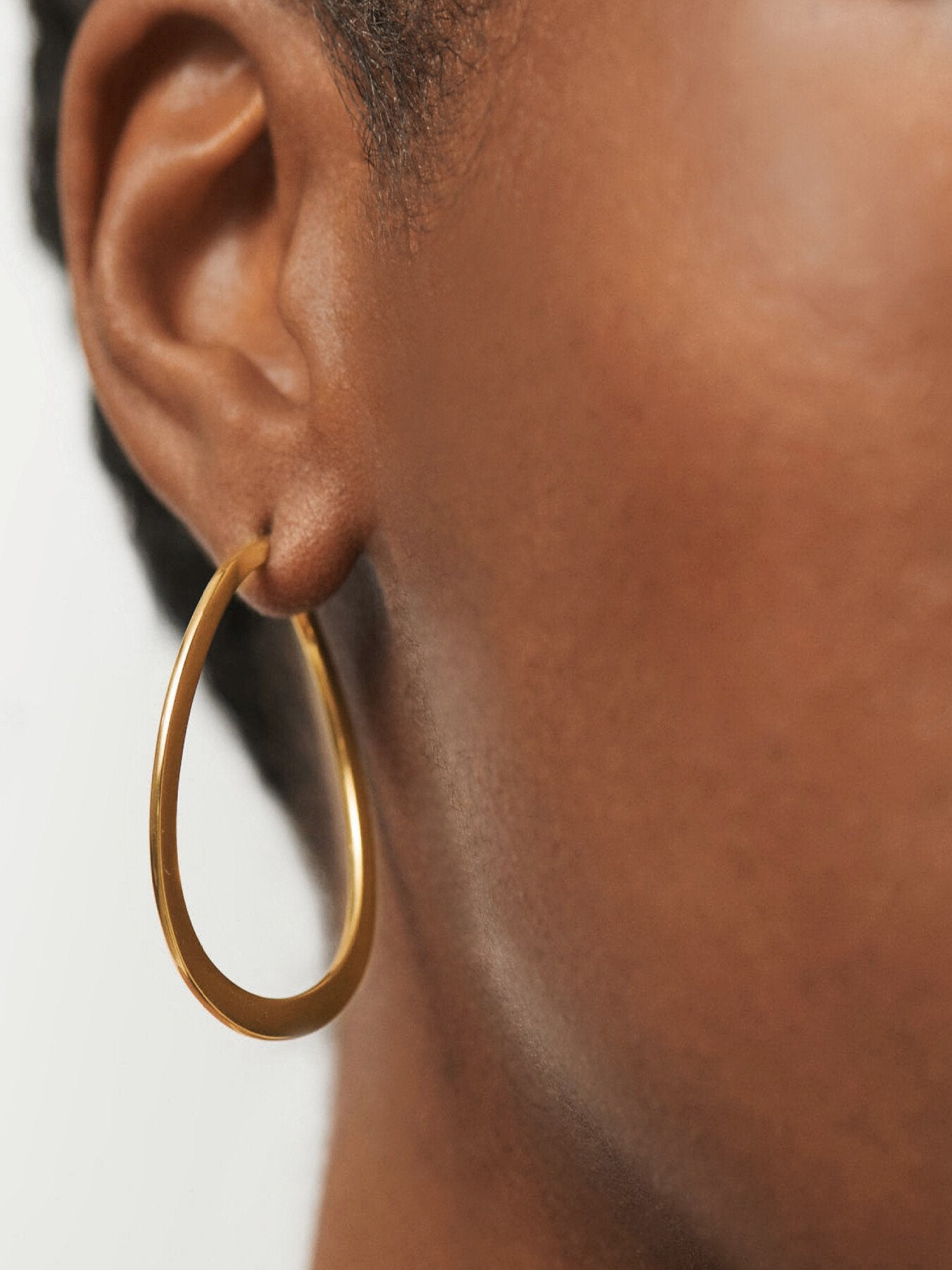 Medium Waved Hoop