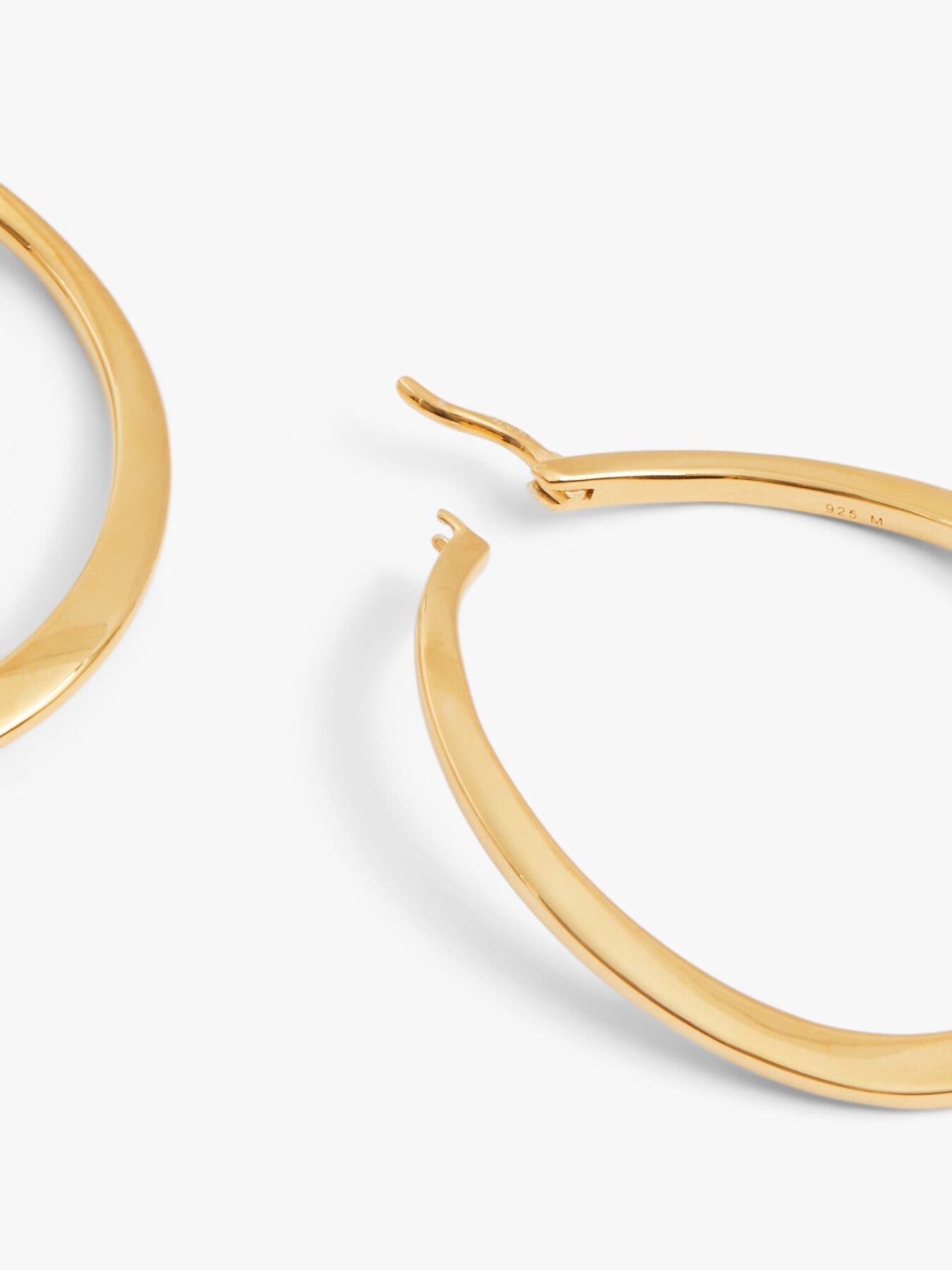 Large Waved Hoop