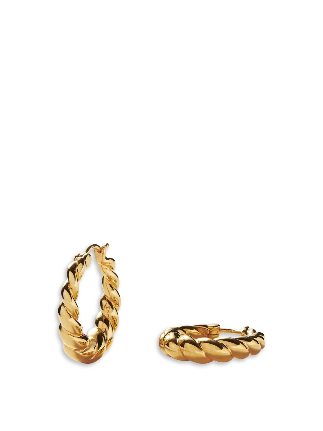 Twisted Tidal Medium Hoops