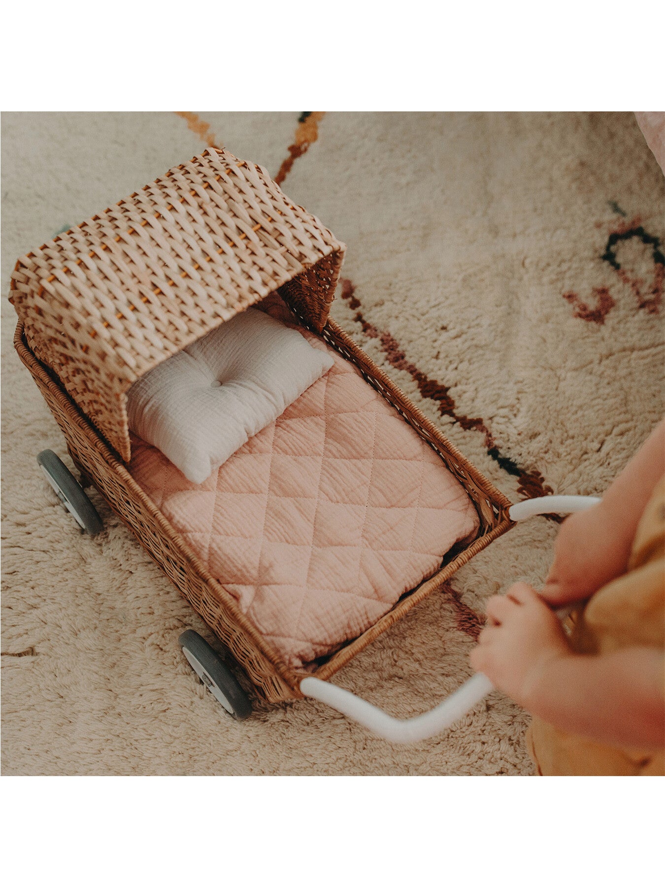 Rattan Strolley