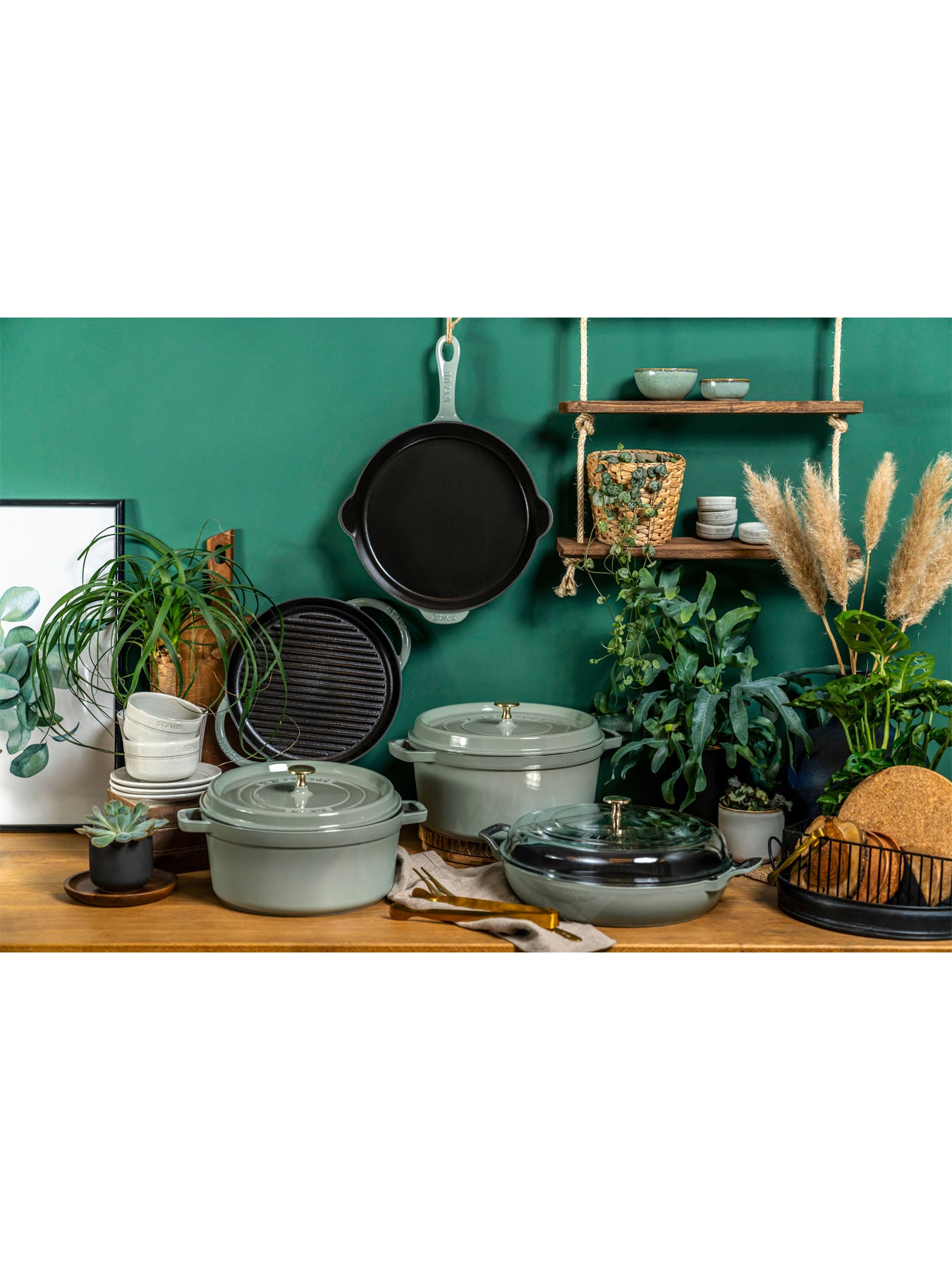 Round Cast Iron Cocotte Eucalyptus 26cm