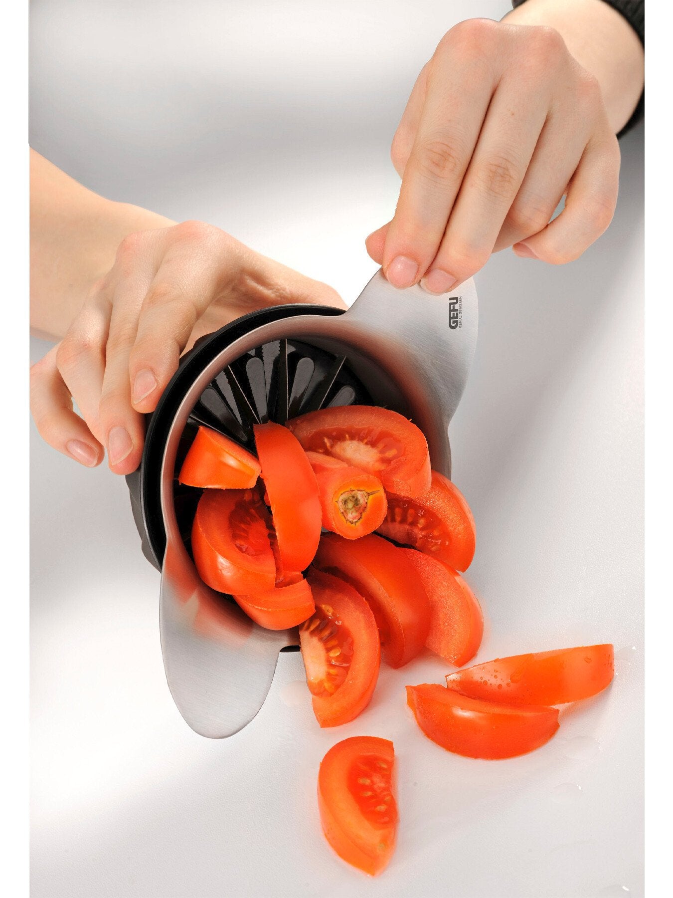 POMO TomatoApple Cutter