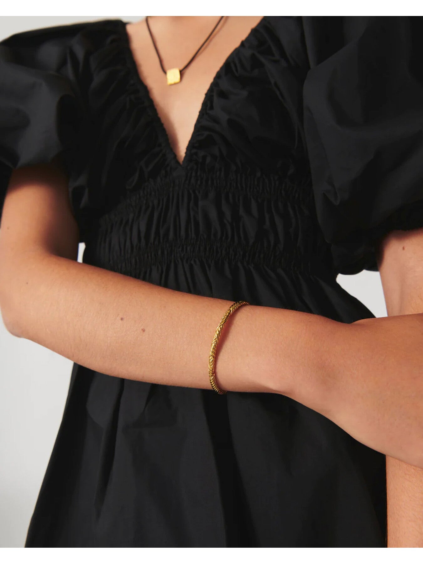 Wavy Detail Cuff