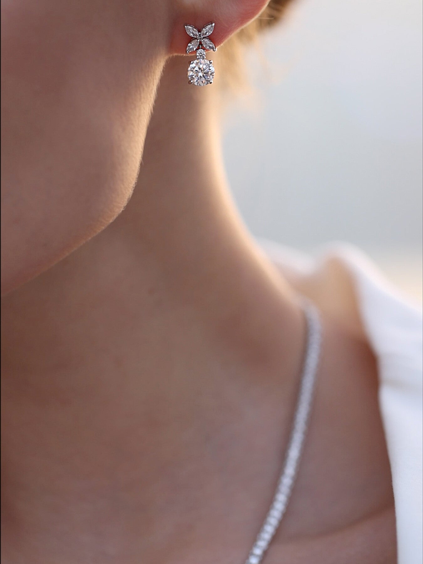 Jasmine Chicory Round Drop Earrings