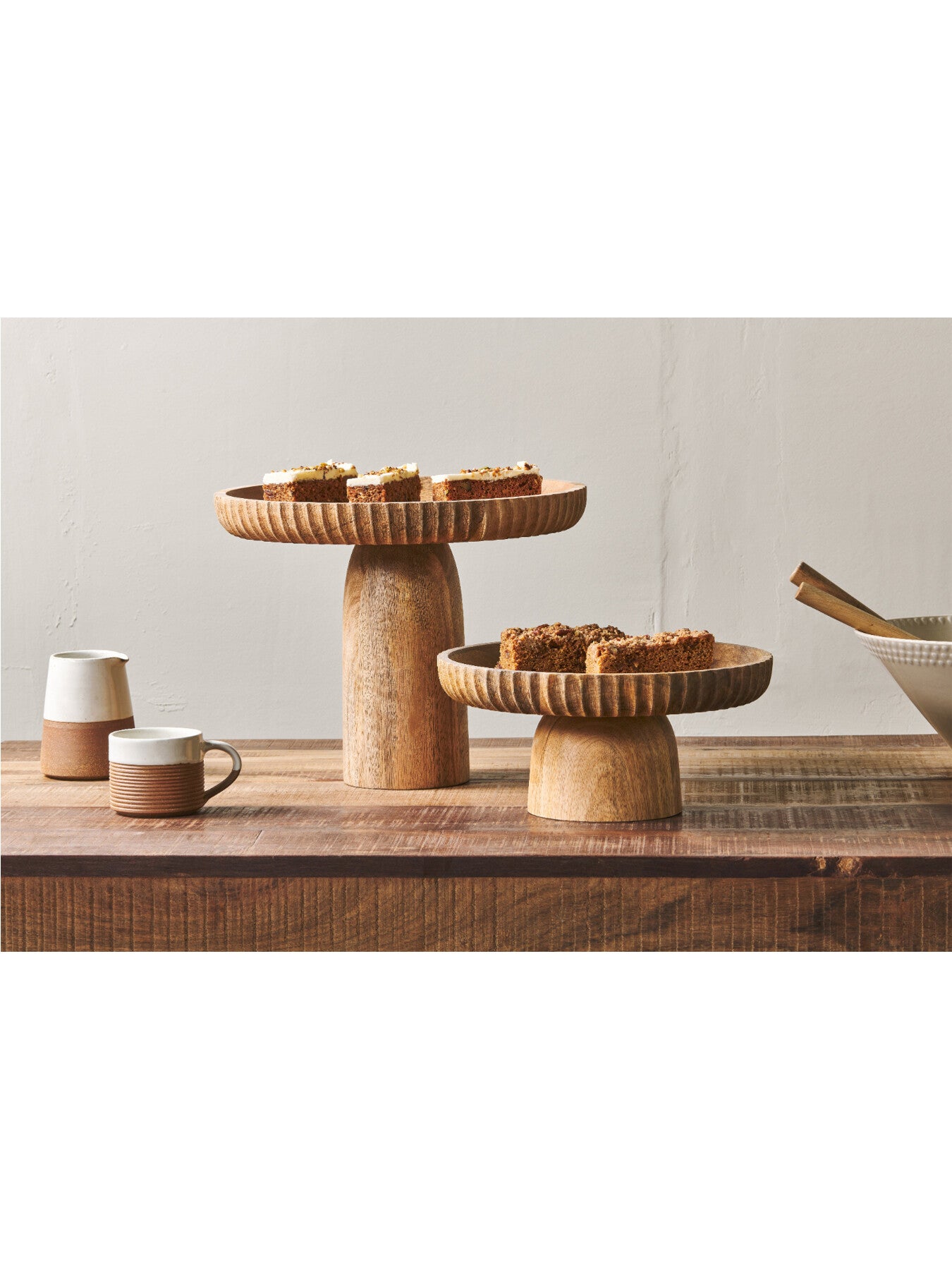 Gavivi Mango Wood Stand Small