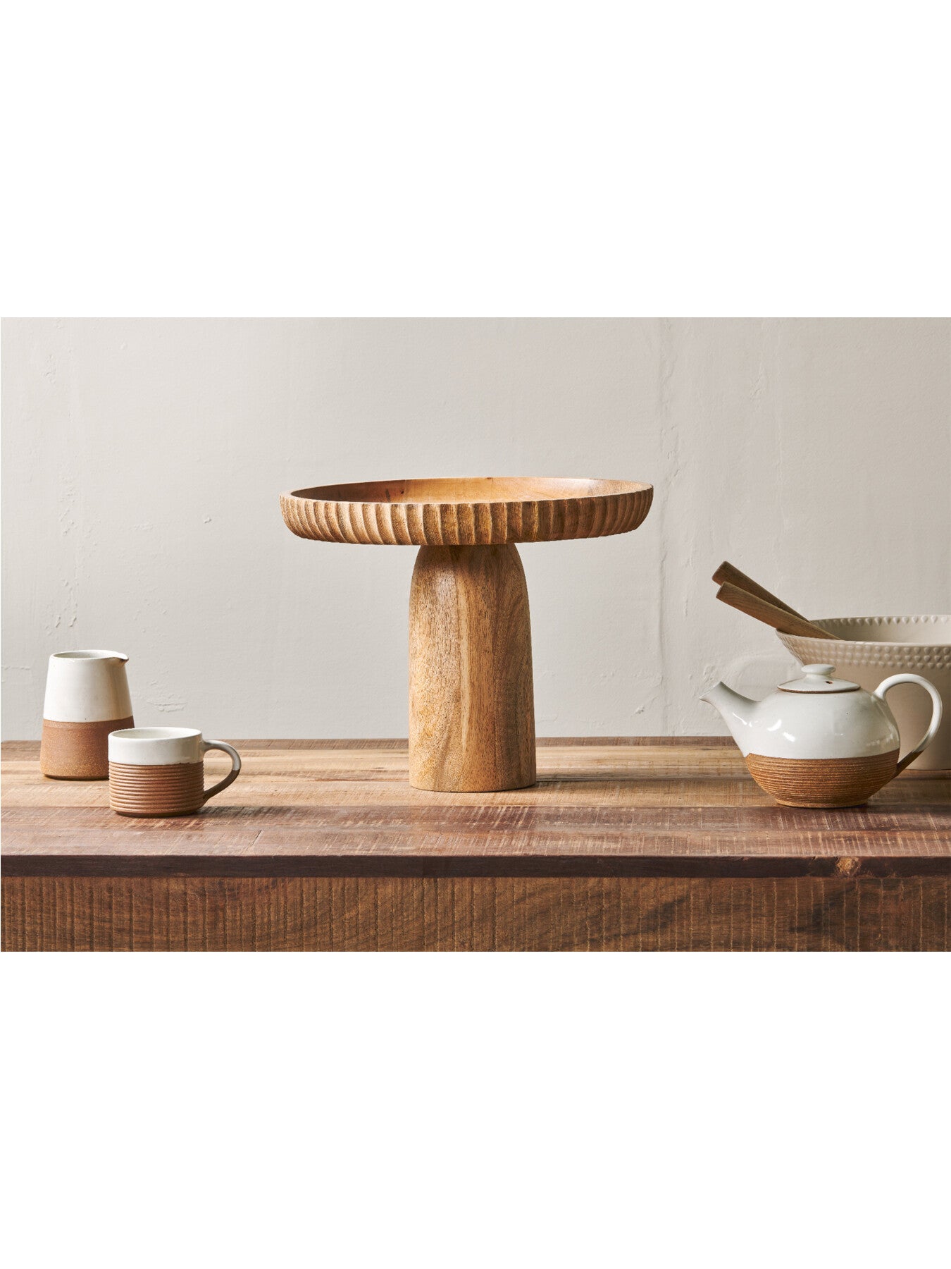 Gavivi Mango Wood Stand Large