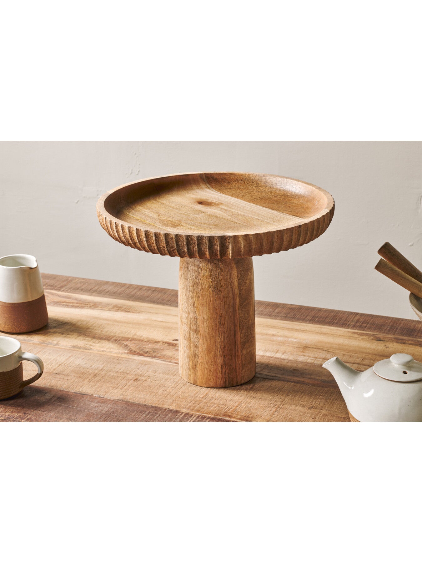 Gavivi Mango Wood Stand Large