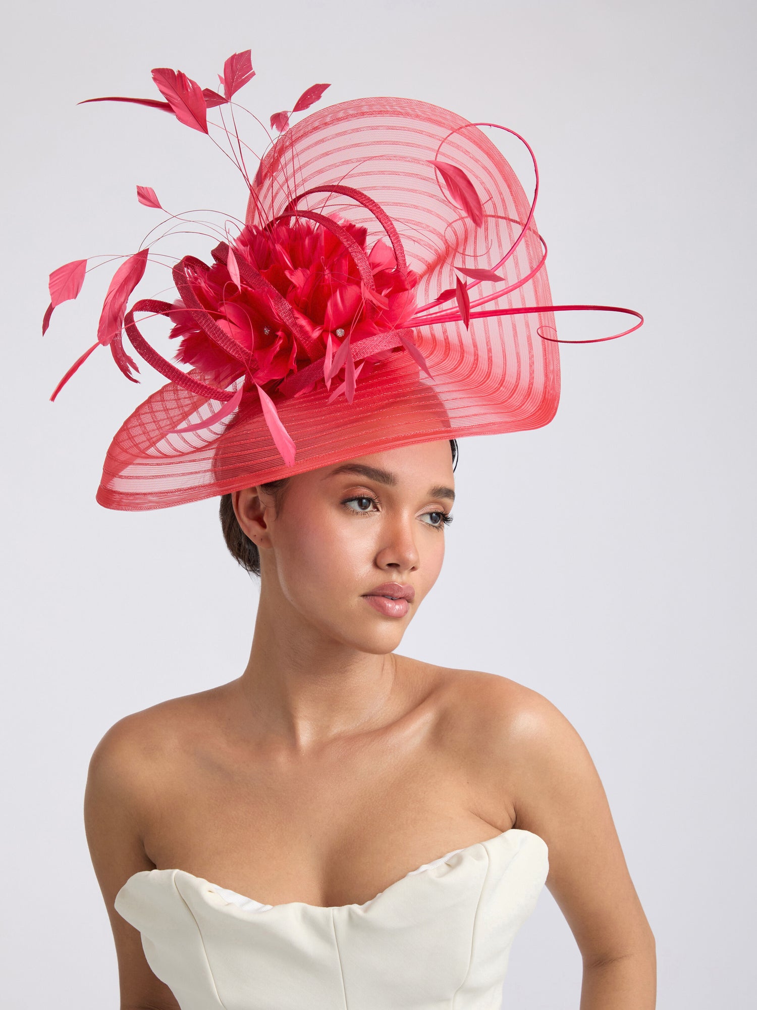 Large Pleated Feather Crin Fascinator