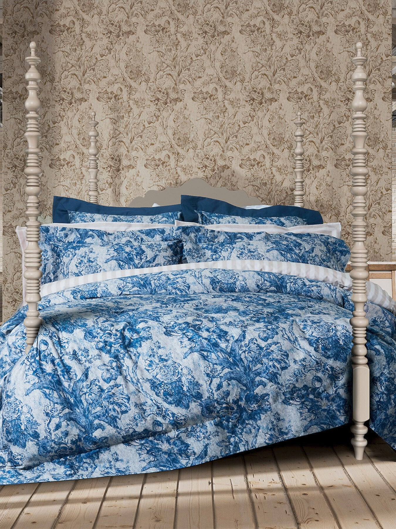 Fringed Tulip Toile Cover Set