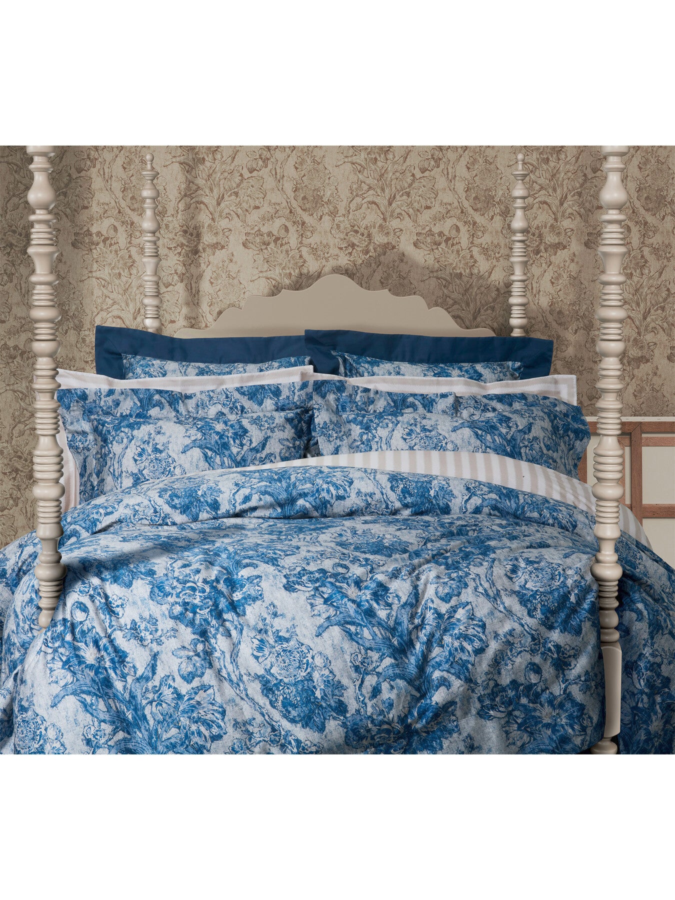 Fringed Tulip Toile Cover Set