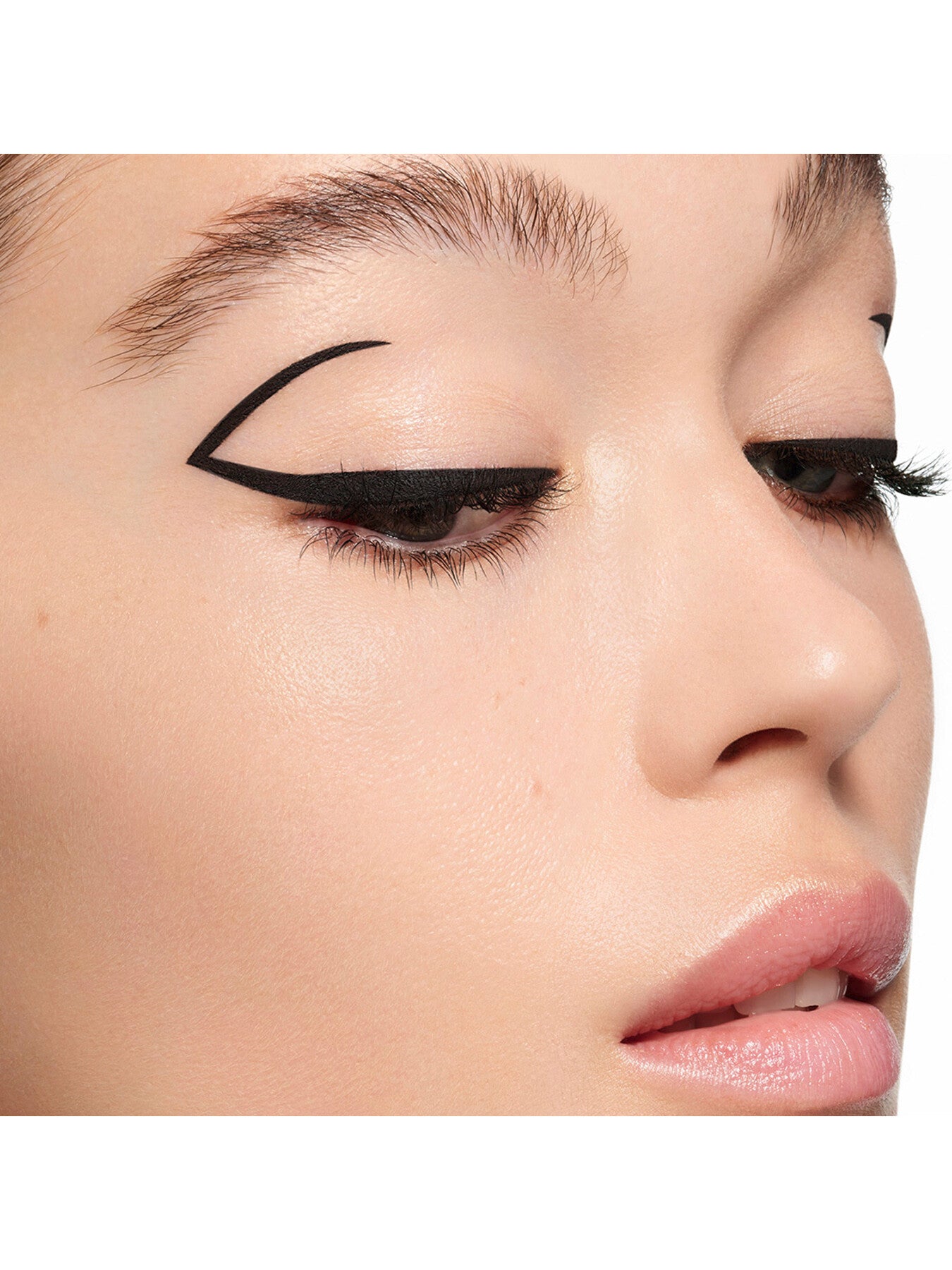 Noir G Graphic Liner 24h - Waterproof