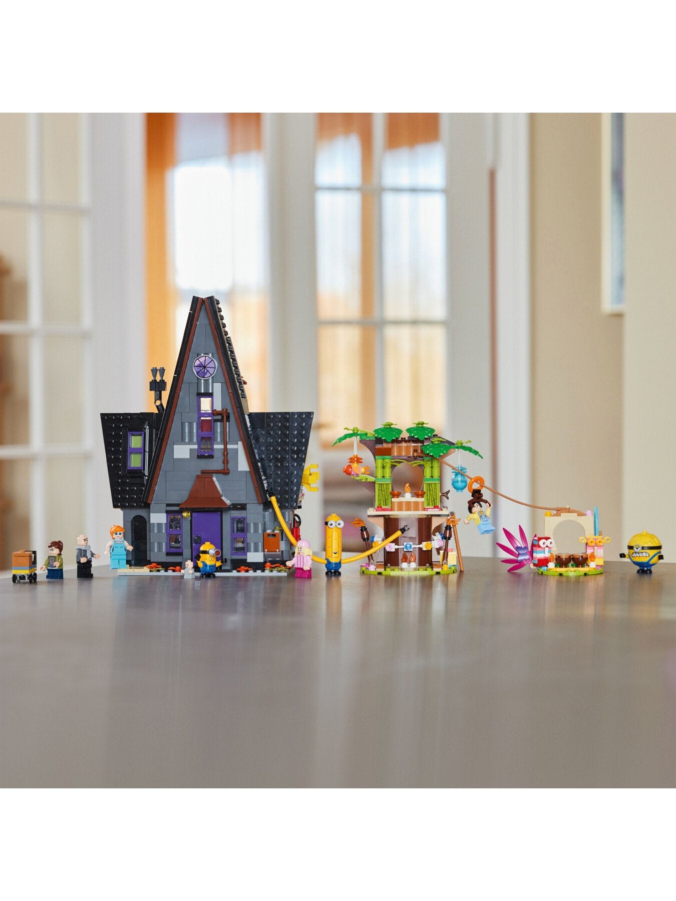 Minions and Grus Family Mansion 75583
