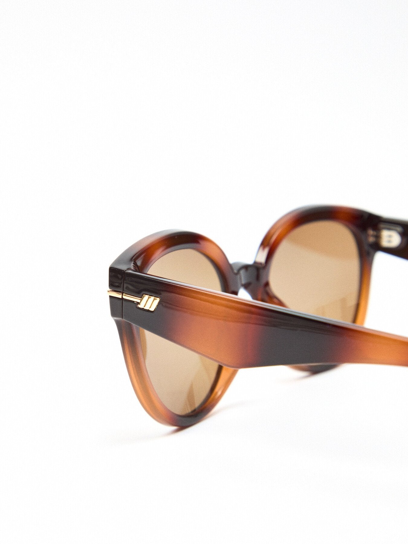 LSP2452387 Capacious Sunglasses