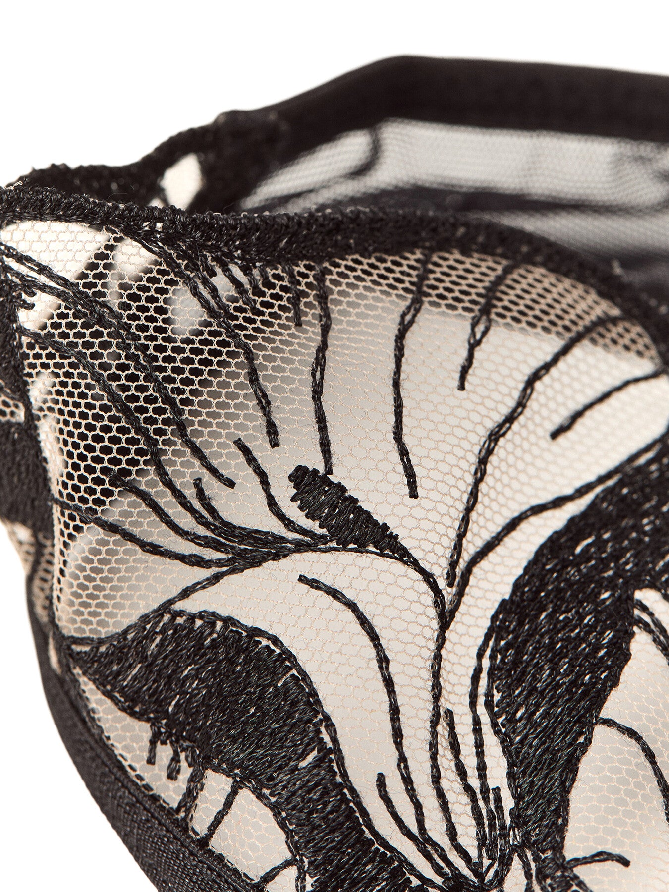 Kalmia Thong