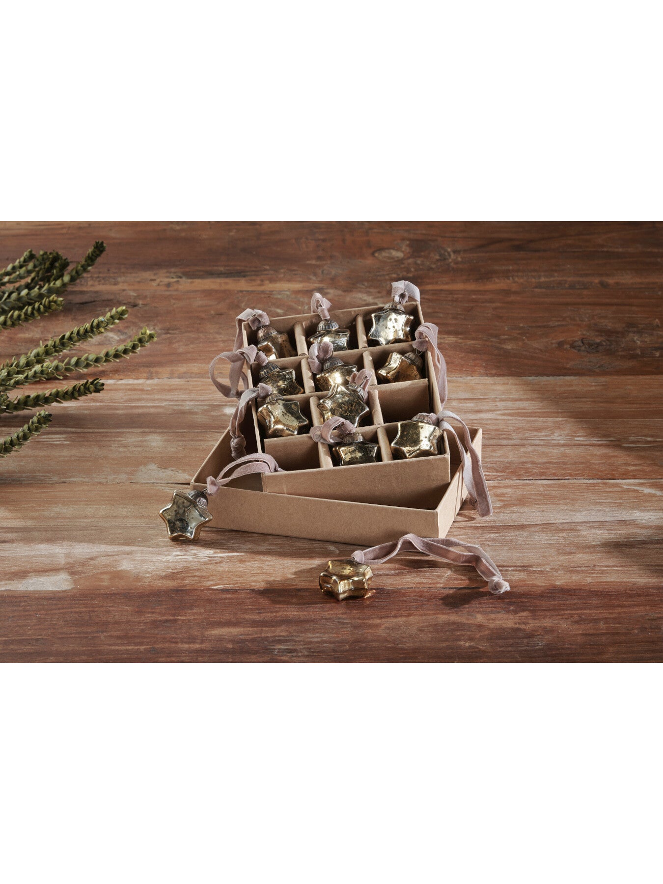Sardi Star Baubles Gold Set of 12