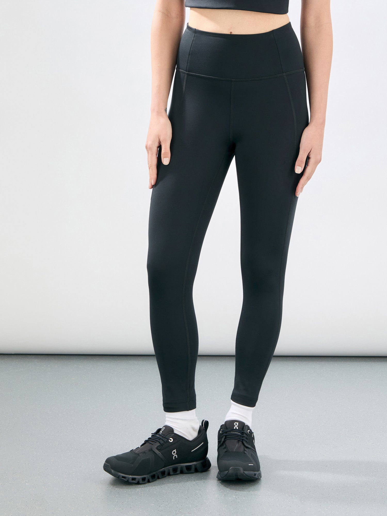 Compressive High-Rise 3/4 Leggings