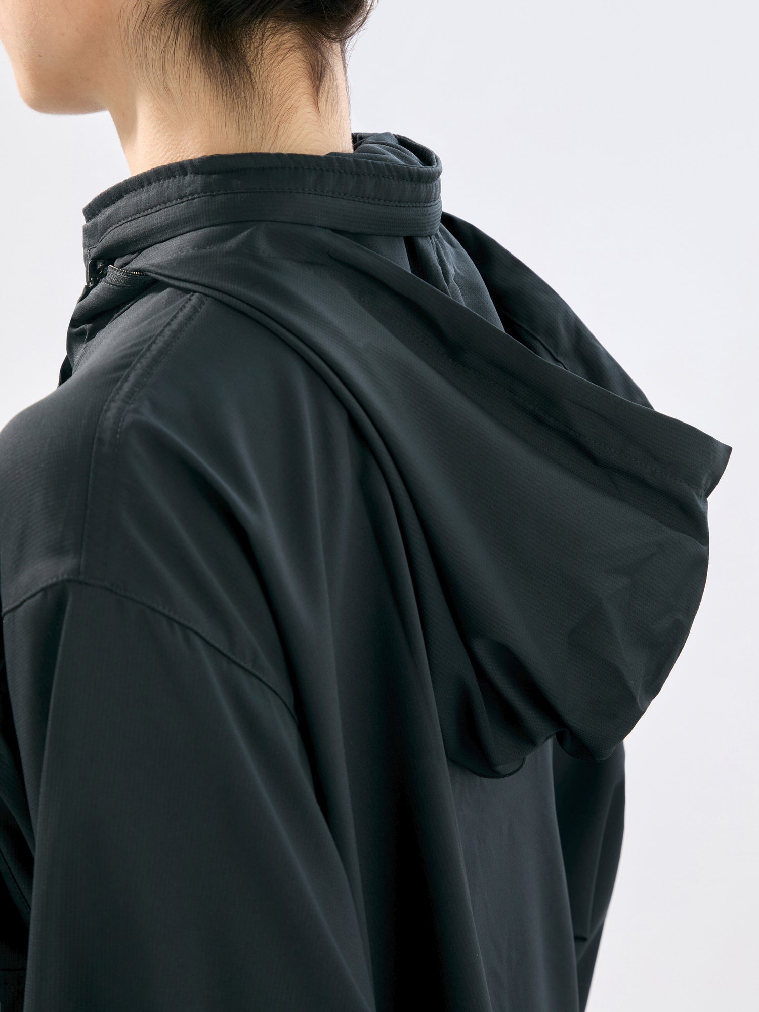 Huddle Half-Zip Windbreaker