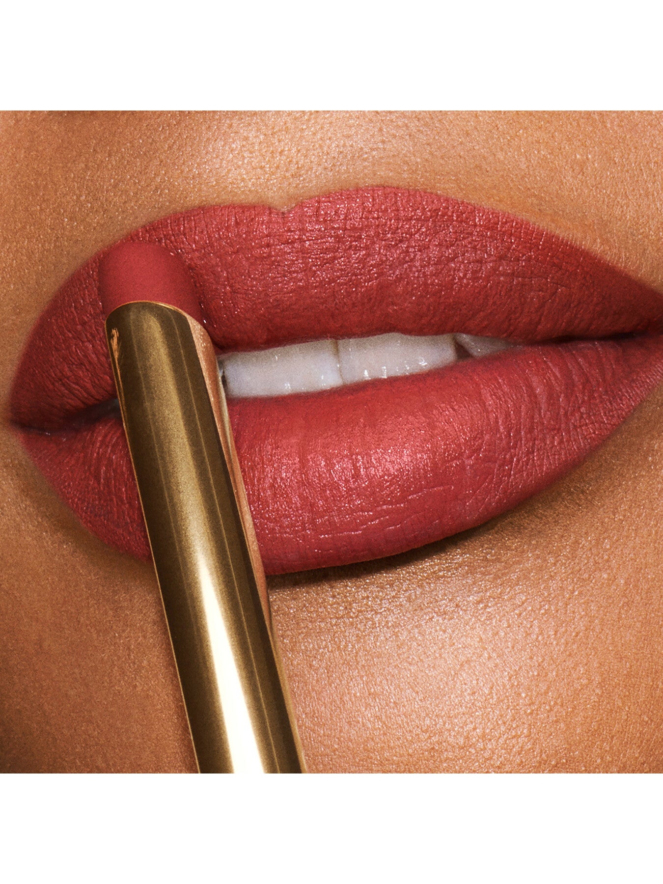 Pure Color Explicit Silk Matte Lipstick