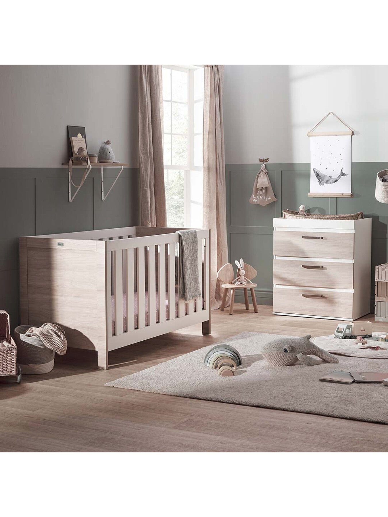 Finchley White Dresser