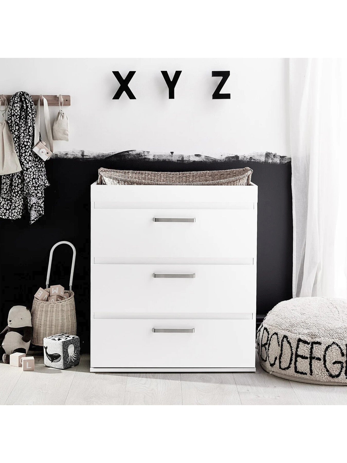 Finchley White Dresser