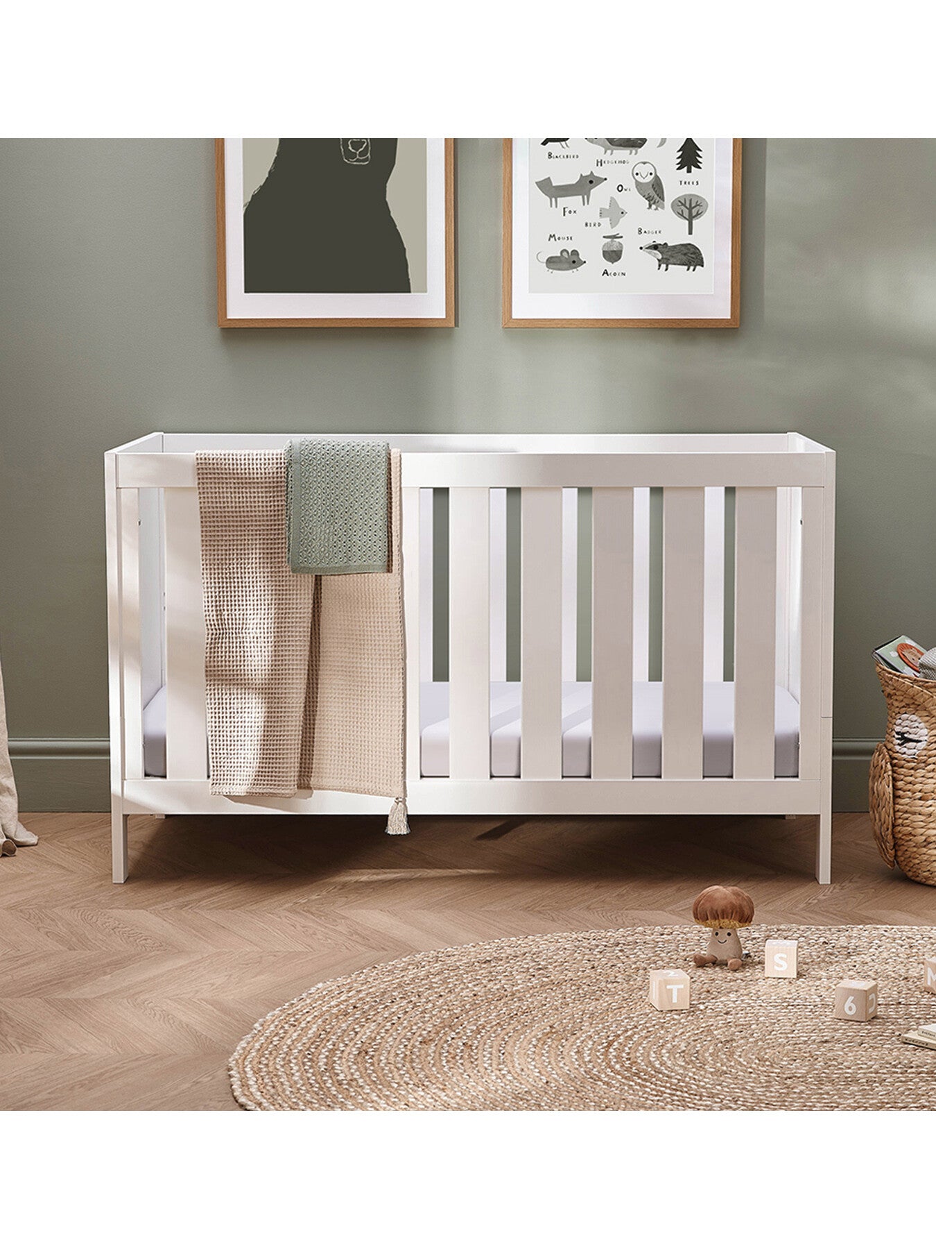 Bromley White Cot Bed