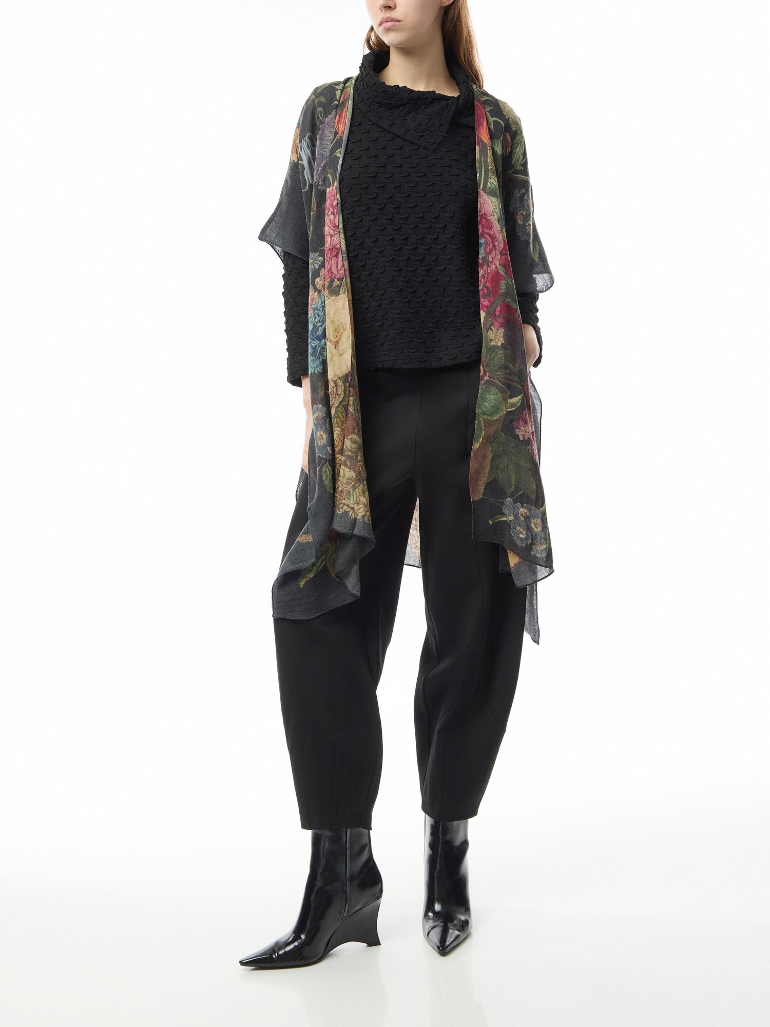 Primula Black Wool Throwover