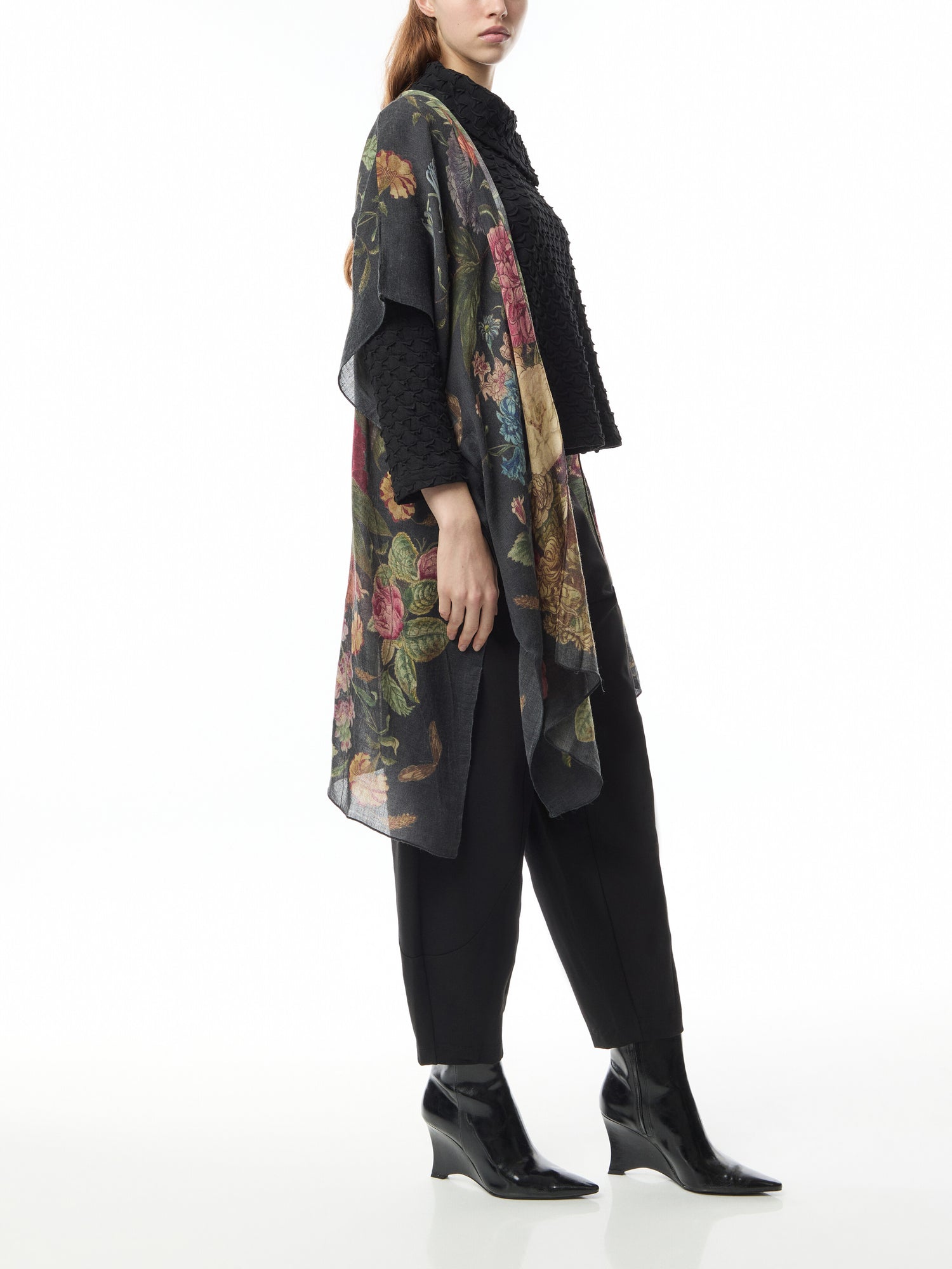 Primula Black Wool Throwover