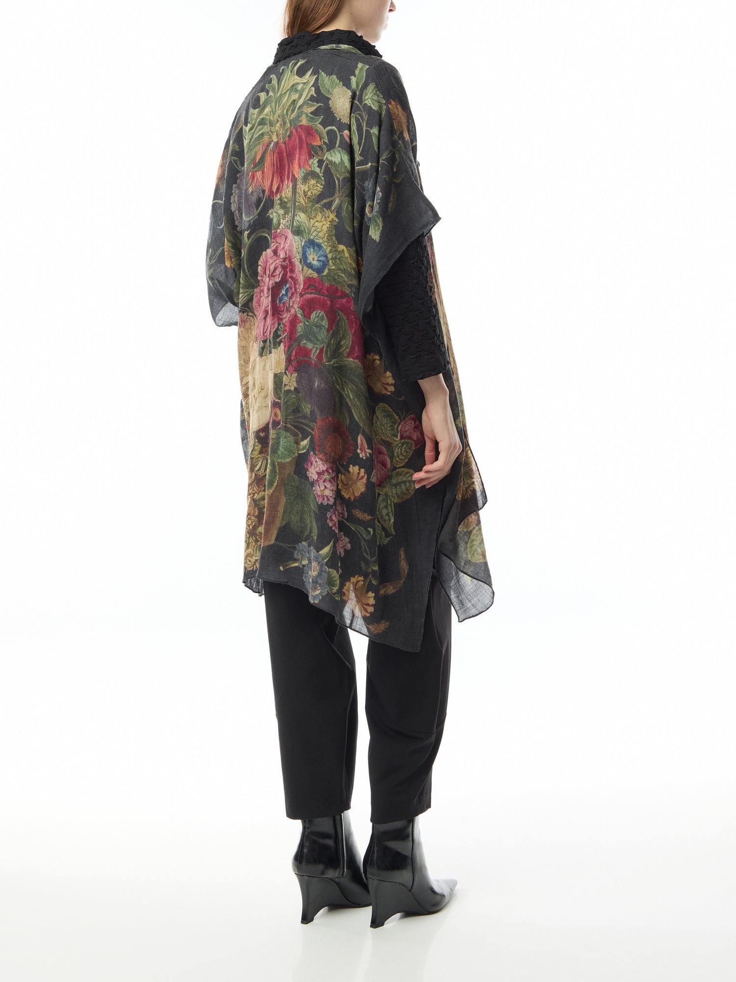 Primula Black Wool Throwover
