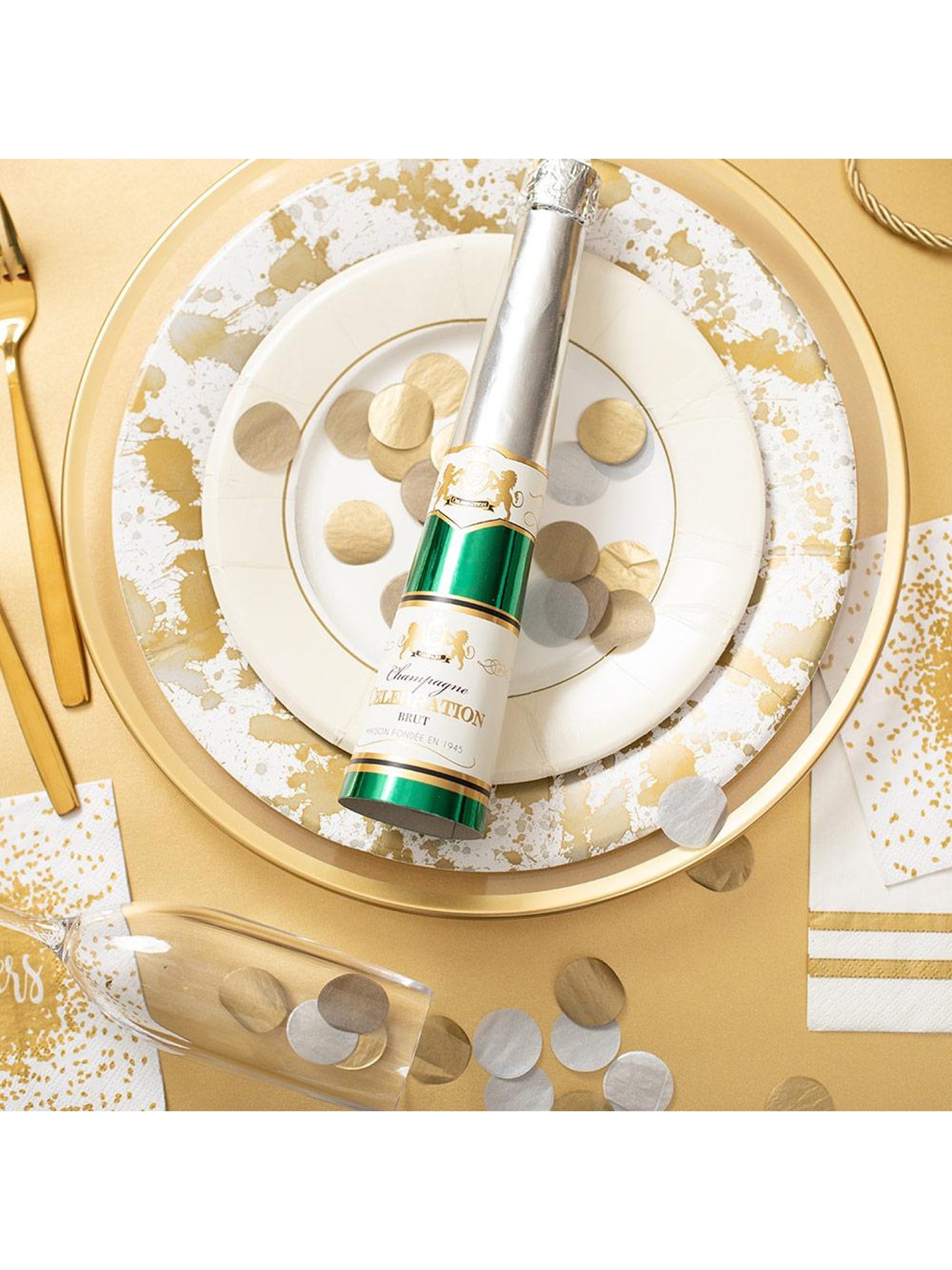 Christmas Crackers Cone Sparkling Wine 8Pieces