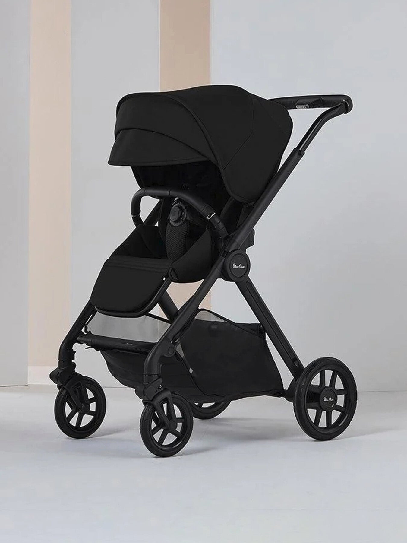 Reef 2 With First Bed Folding Carrycot Accessory Box