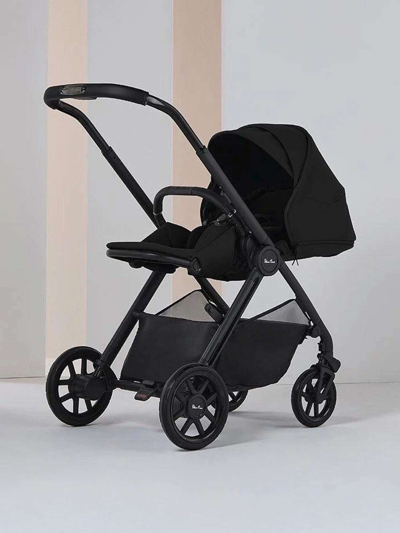 Reef 2 With First Bed Folding Carrycot Accessory Box