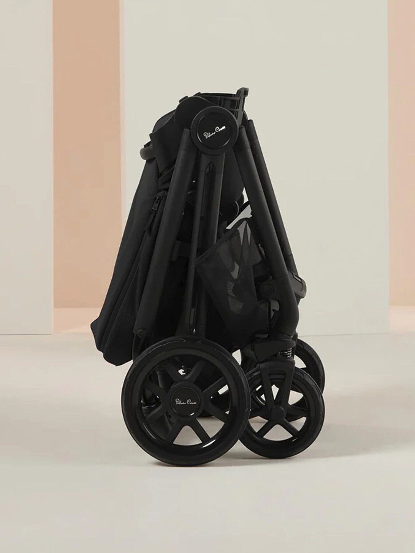 Reef 2 With First Bed Folding Carrycot Accessory Box Dream Dream Base Motion