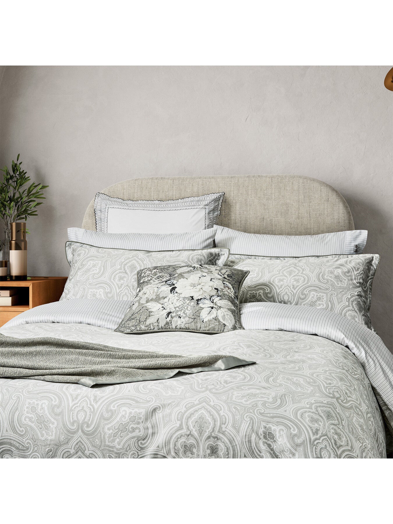Amalia Throw
