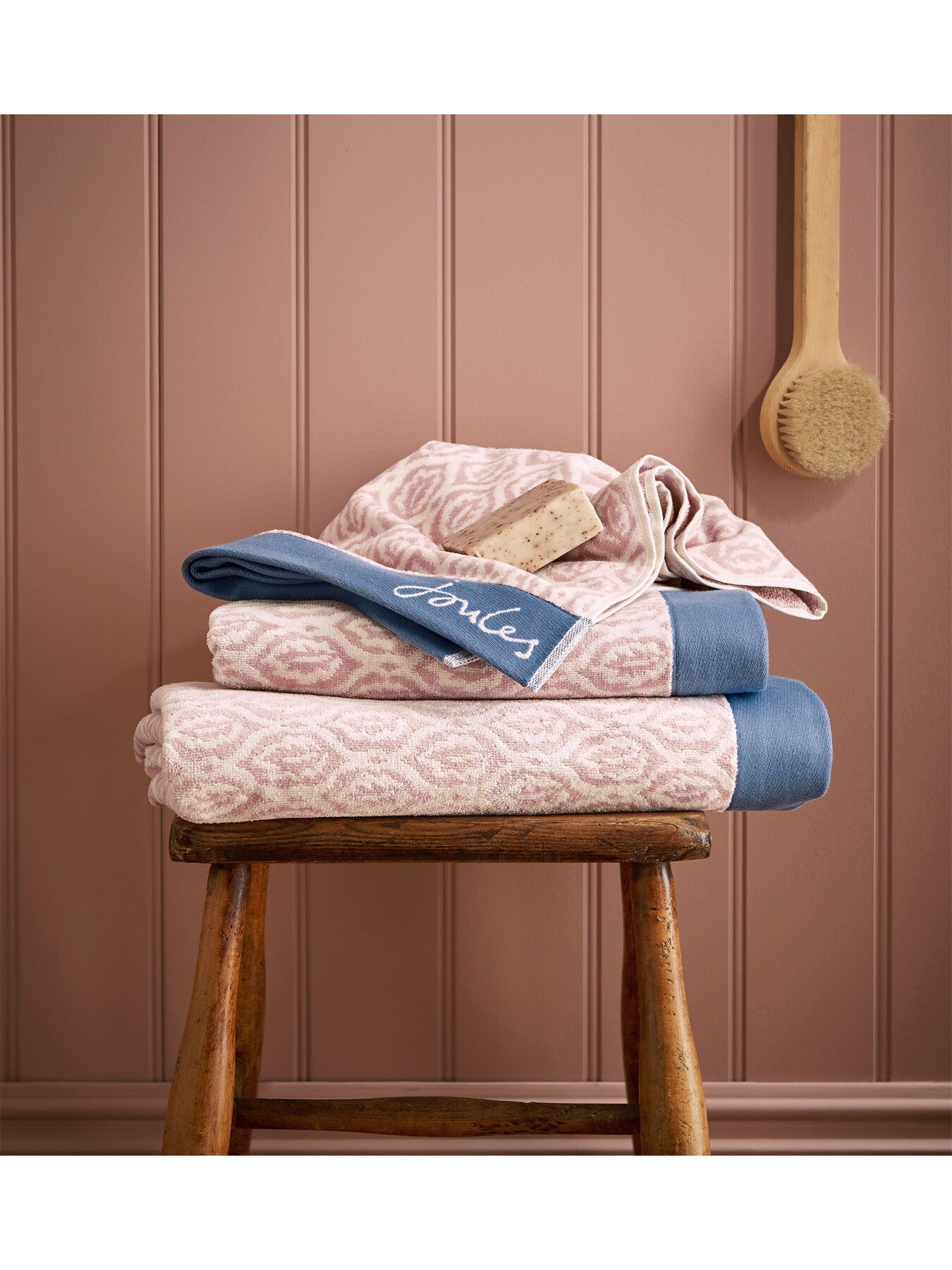 Leaf Trellis Towel Collection