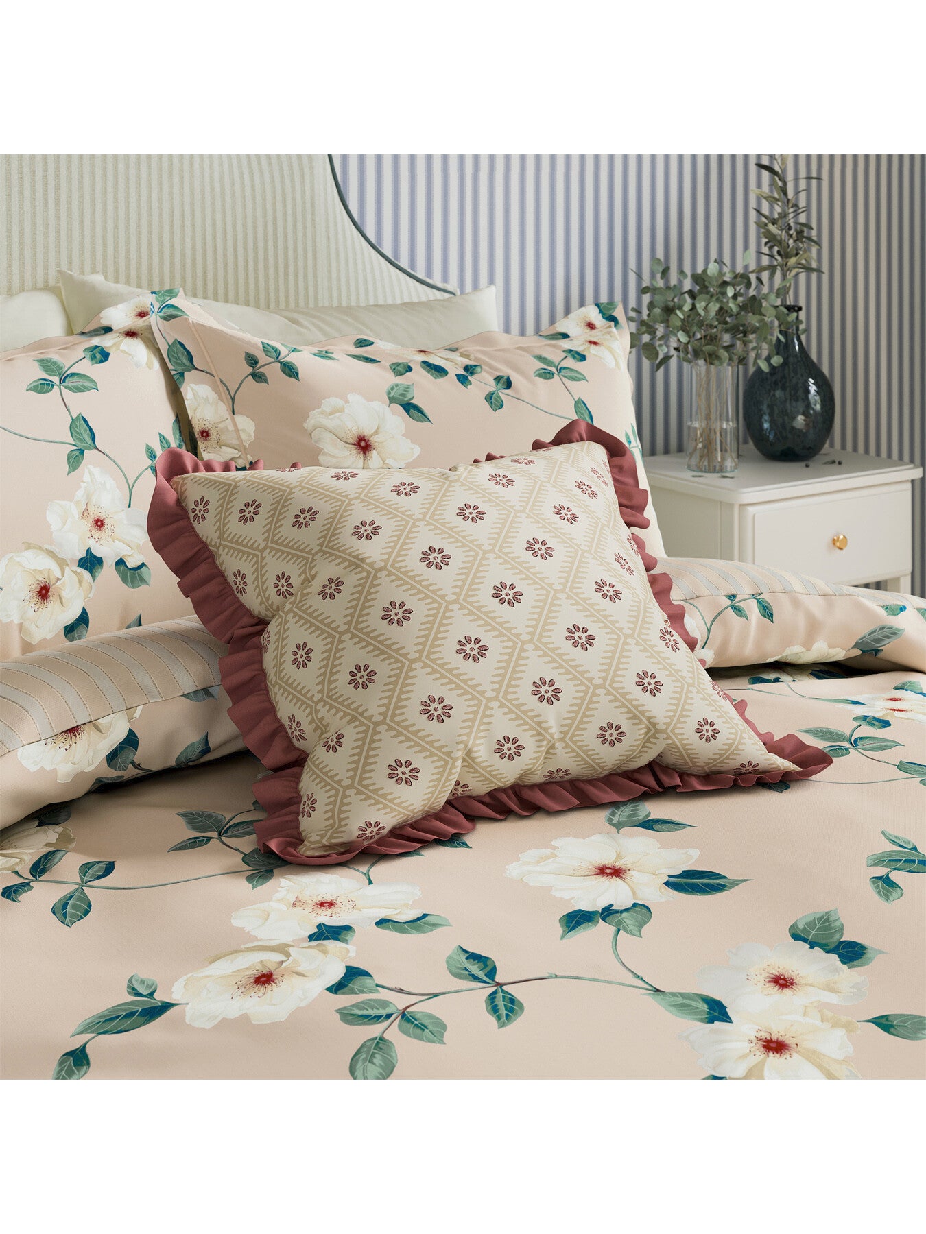 Poets Rose Cushion