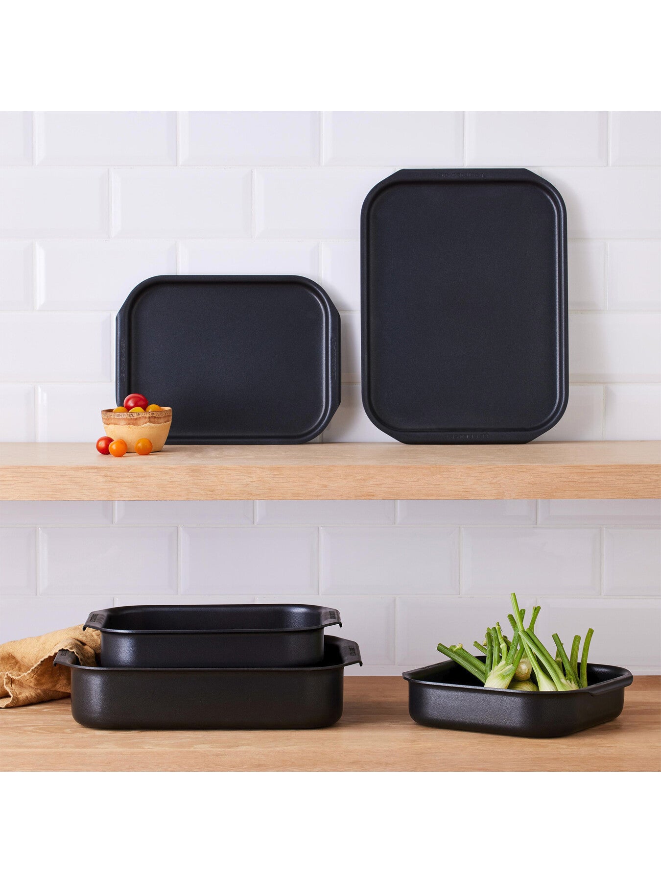 Rectangular Medium Shallow Roasting Tray