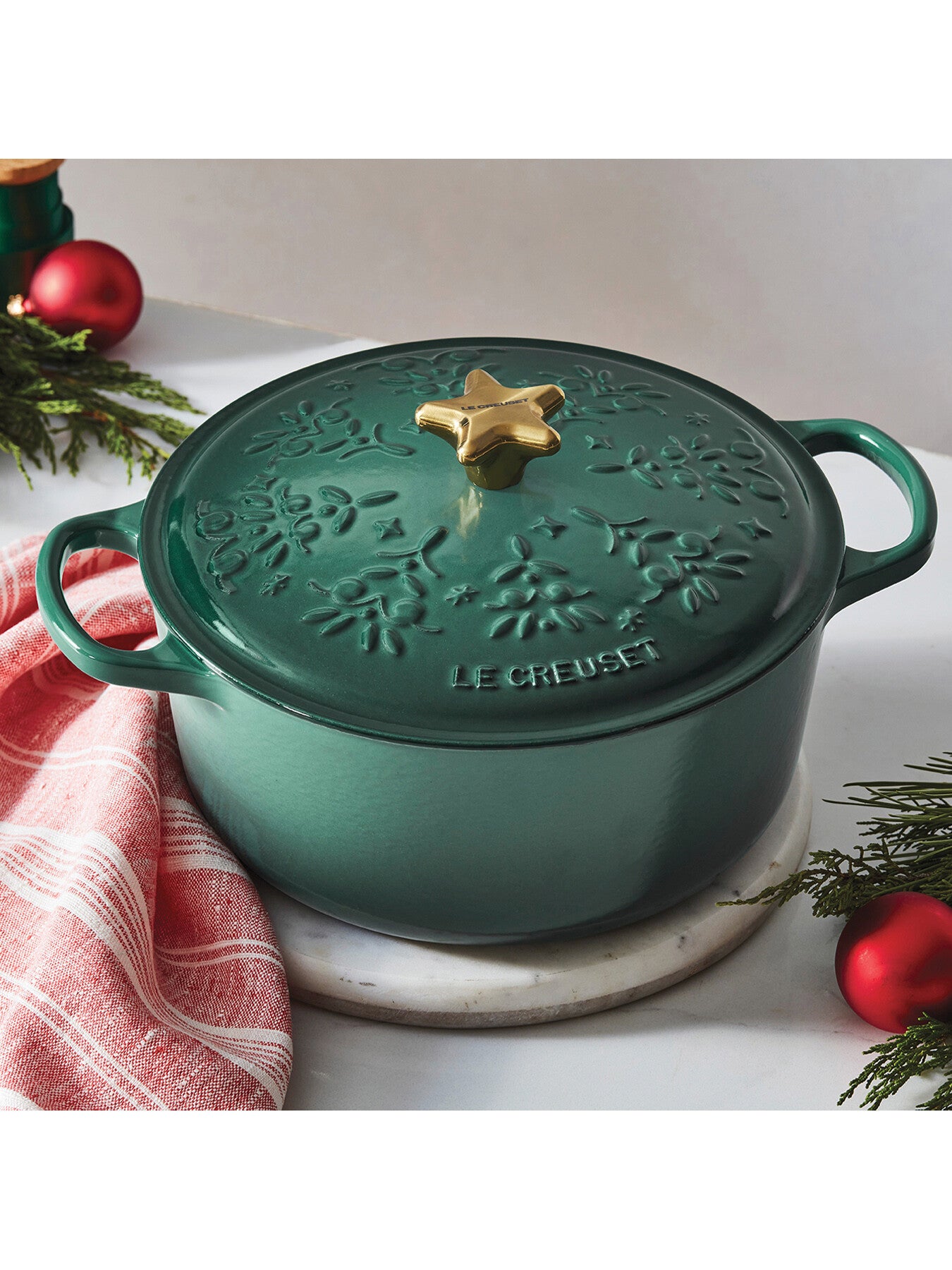 Cast Iron Round Casserole Noel Tree Relief