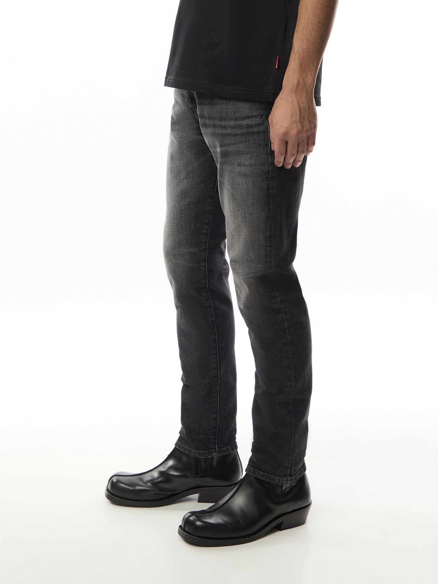 2019 D-Strukt Slim Fit Jeans